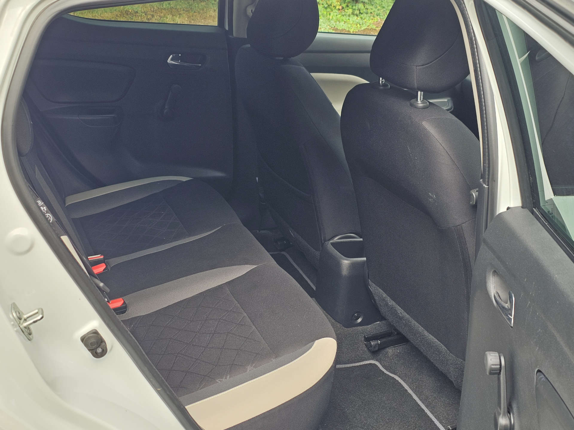 NISSAN MICRA 0.9 Micra N-Connecta IG-T 5dr #4