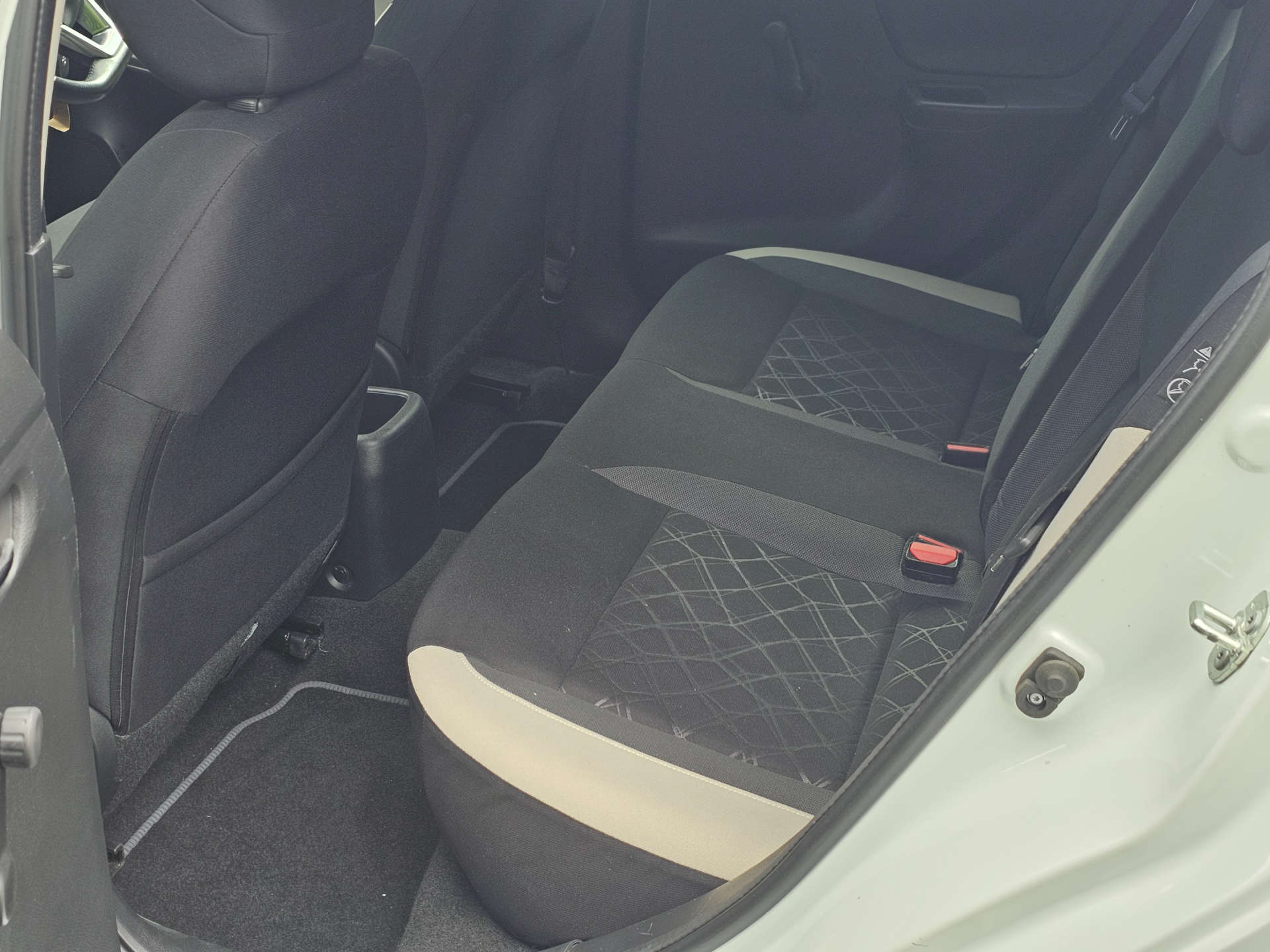NISSAN MICRA 0.9 Micra N-Connecta IG-T 5dr #12