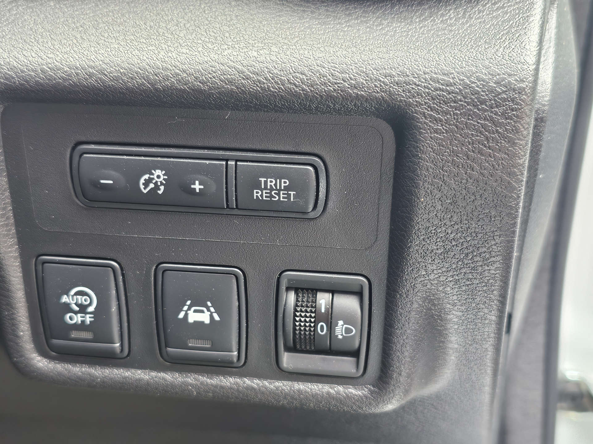 NISSAN MICRA 0.9 Micra N-Connecta IG-T 5dr #23