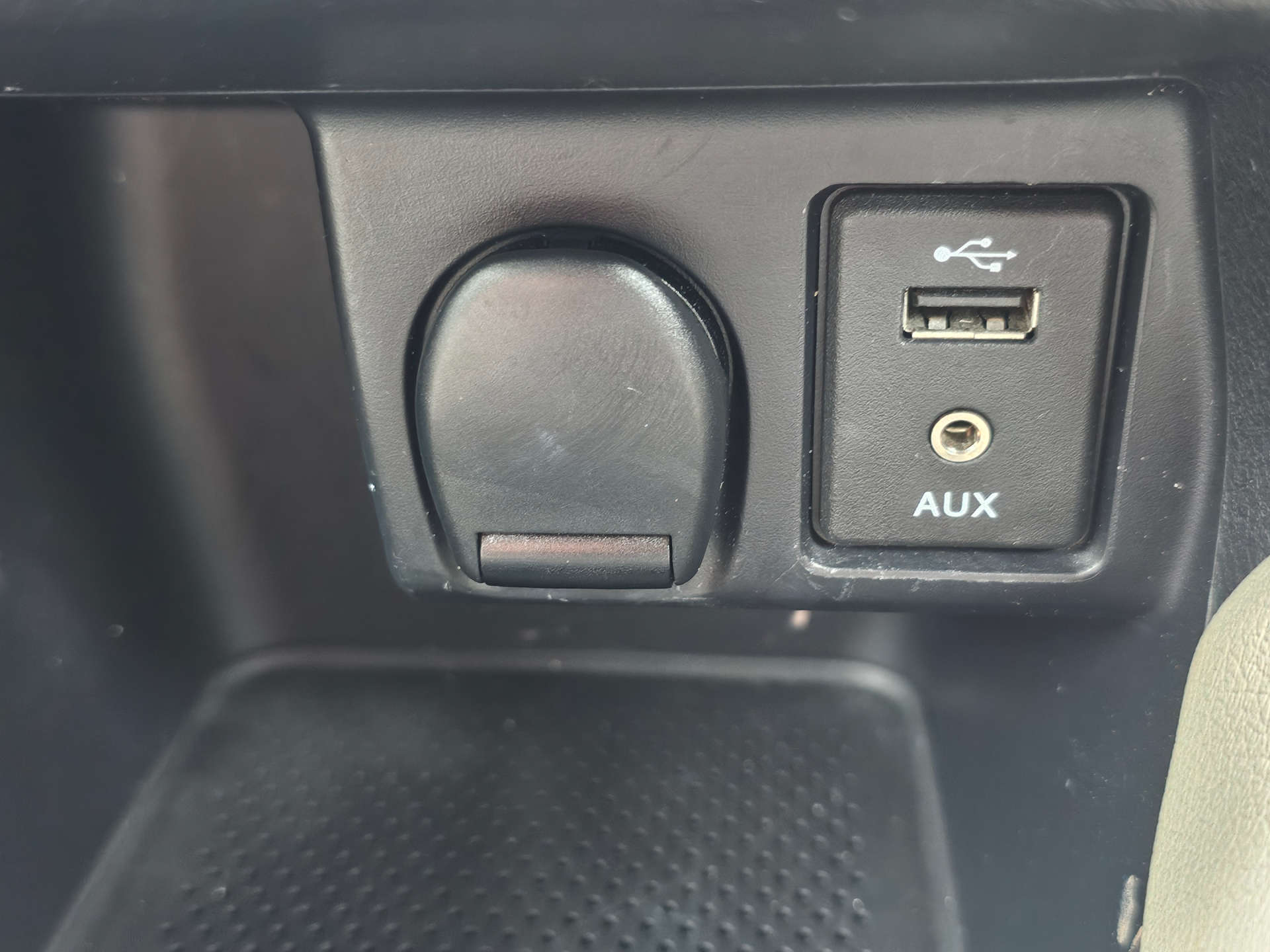 NISSAN MICRA 0.9 Micra N-Connecta IG-T 5dr #28