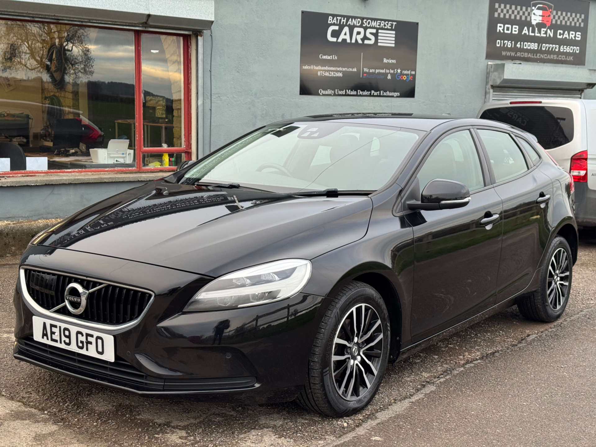 VOLVO V40 2.0 V40 Momentum Edition D2 5dr #2