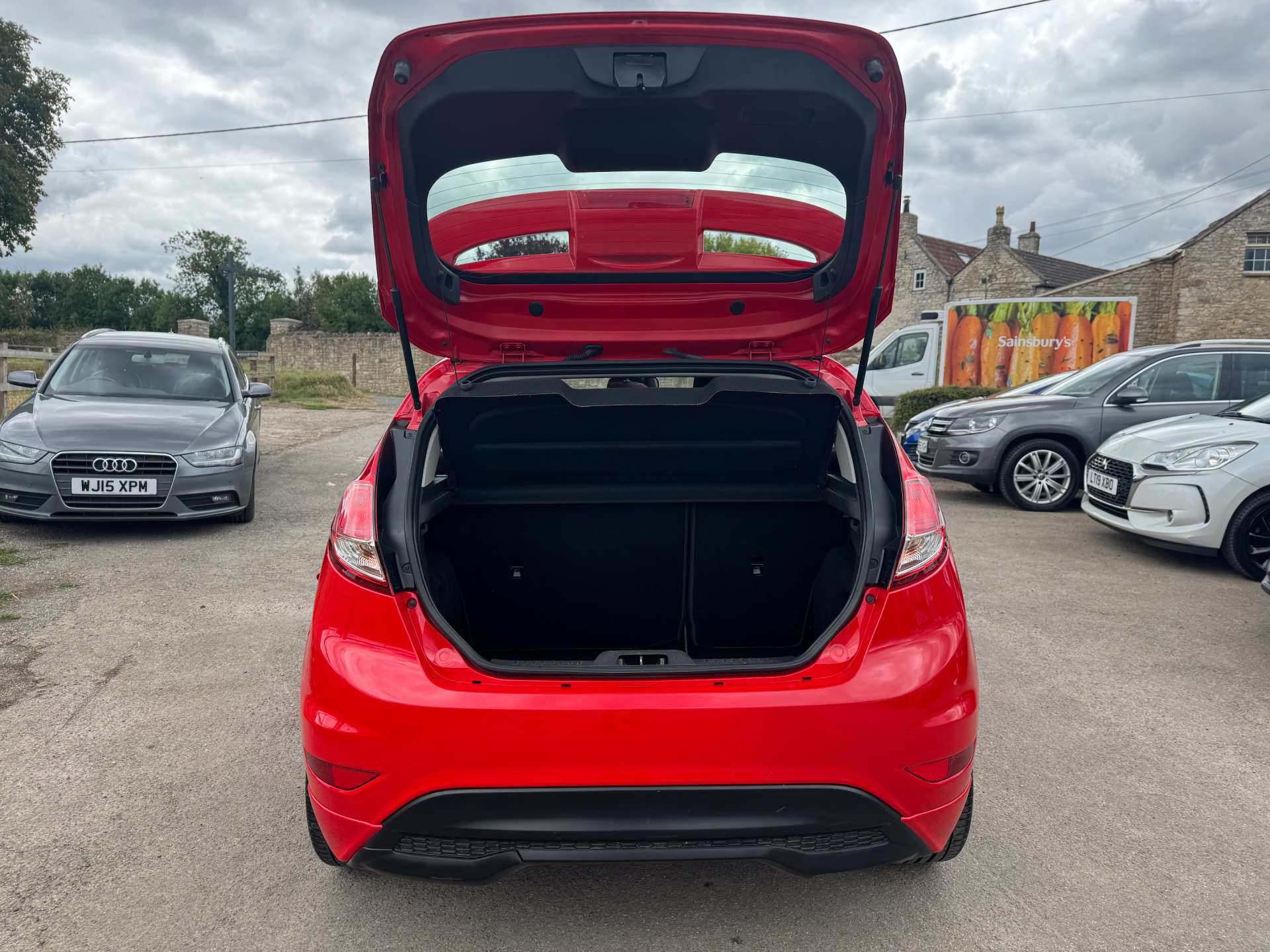 FORD FIESTA 1.0 Fiesta Zetec S Red Edition 3dr #32