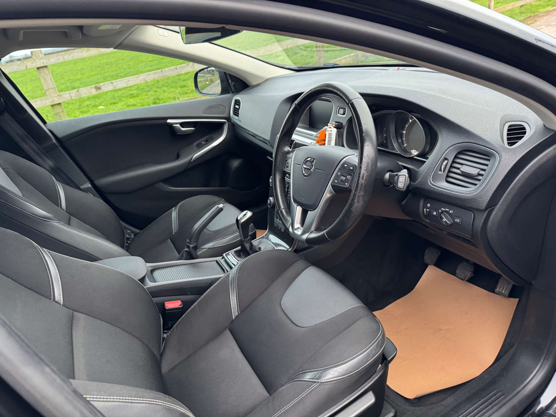 VOLVO V40 2.0 V40 Momentum Edition D2 5dr #11