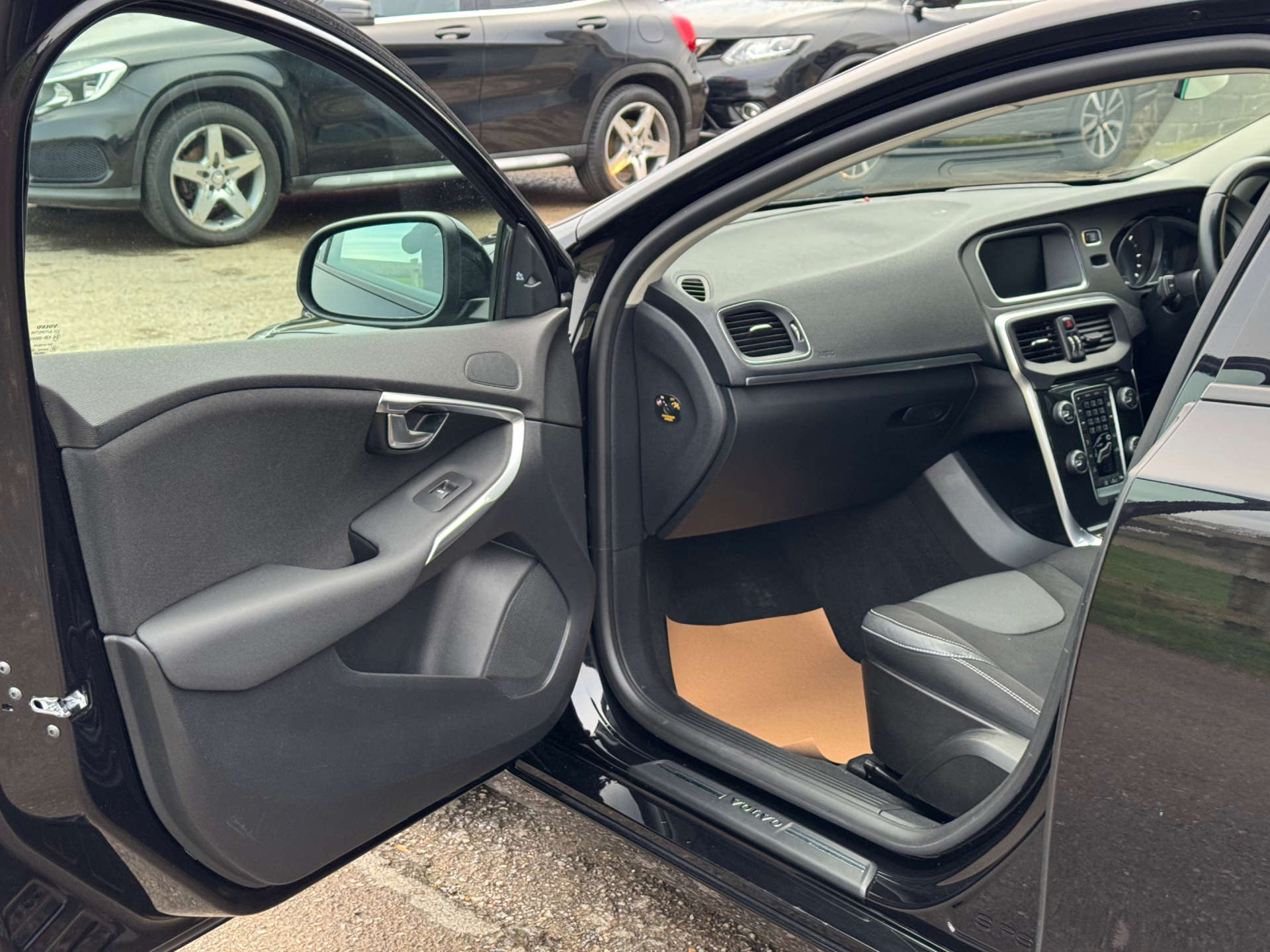 VOLVO V40 2.0 V40 Momentum Edition D2 5dr #21