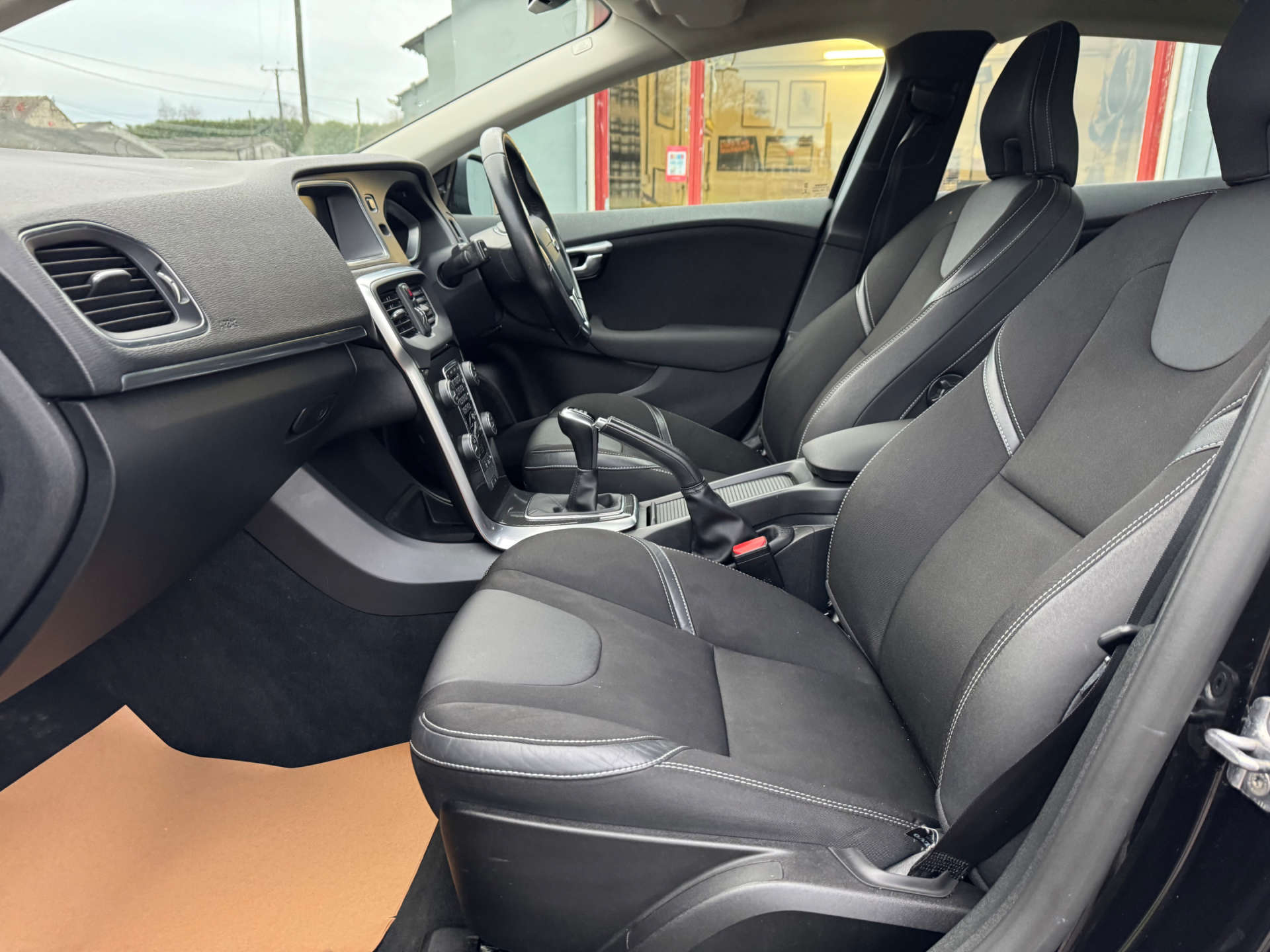 VOLVO V40 2.0 V40 Momentum Edition D2 5dr #22