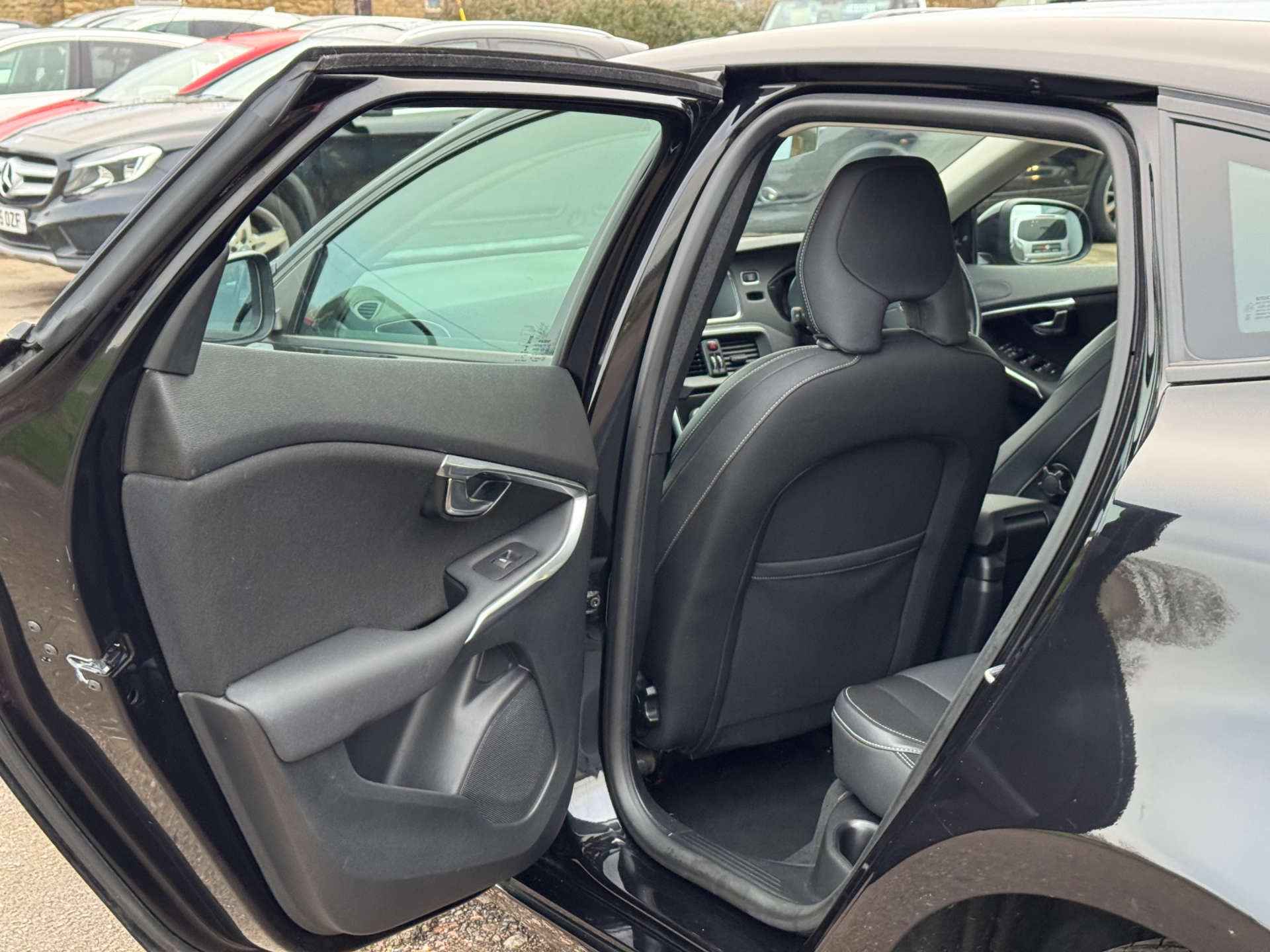 VOLVO V40 2.0 V40 Momentum Edition D2 5dr #32