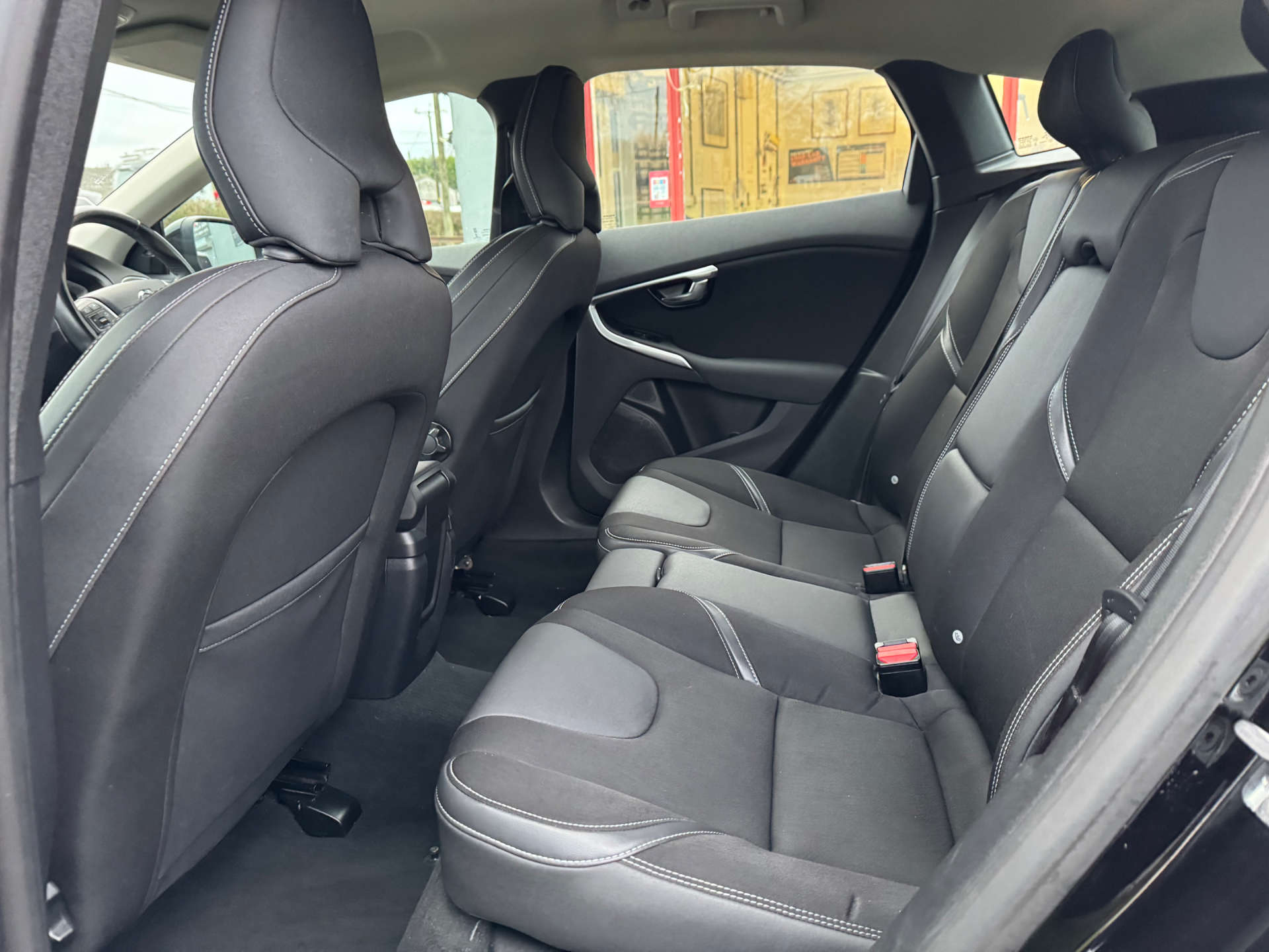 VOLVO V40 2.0 V40 Momentum Edition D2 5dr #33