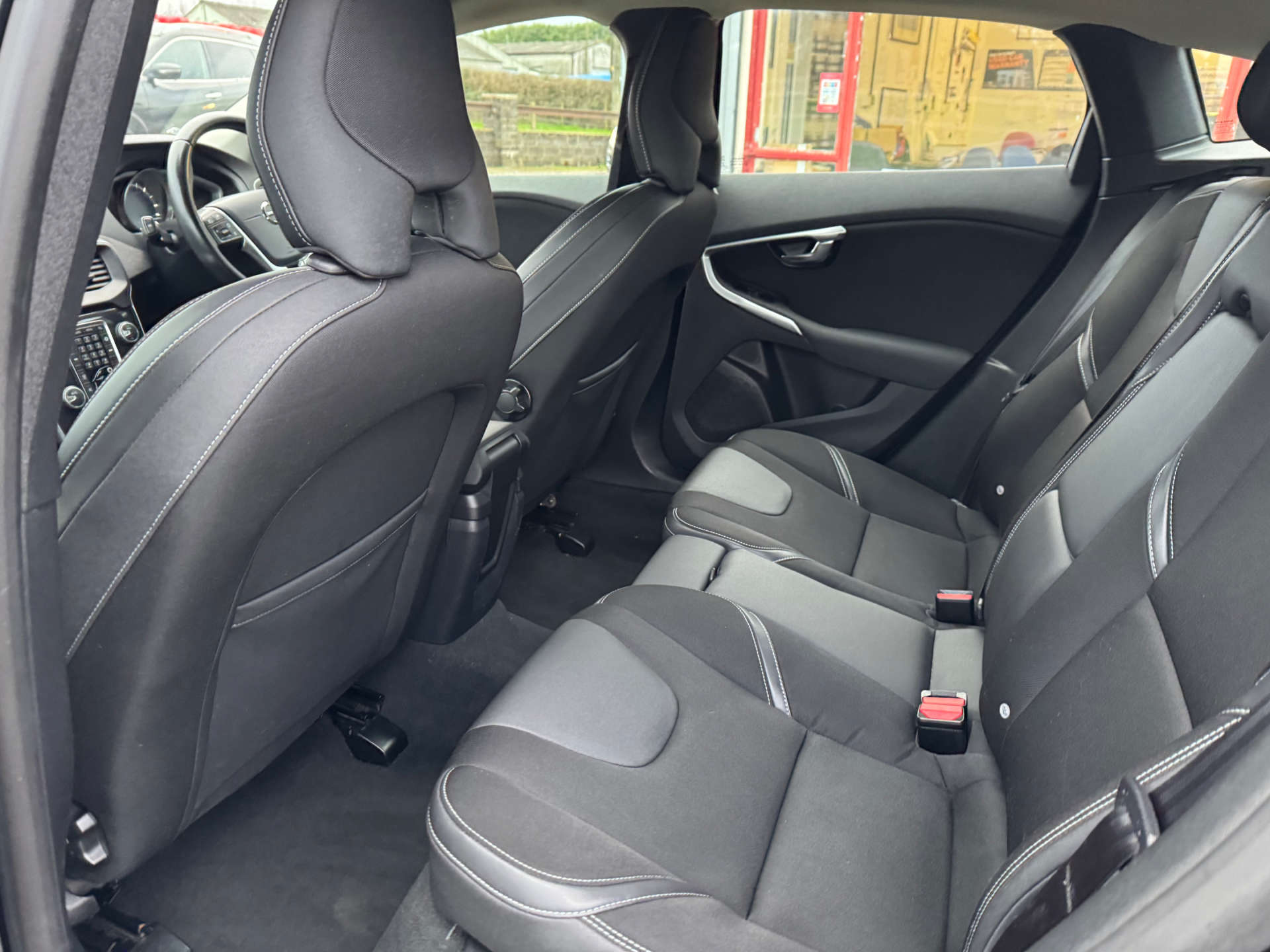 VOLVO V40 2.0 V40 Momentum Edition D2 5dr #34