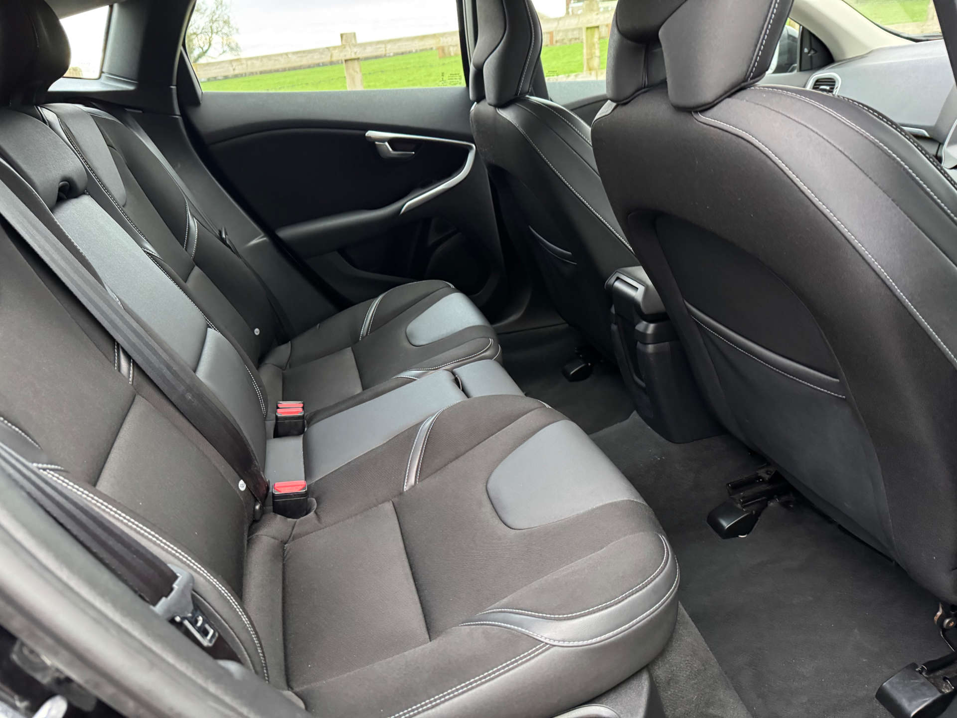 VOLVO V40 2.0 V40 Momentum Edition D2 5dr #38