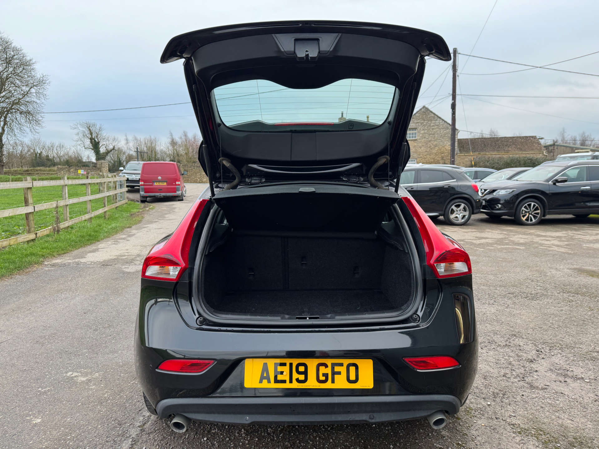 VOLVO V40 2.0 V40 Momentum Edition D2 5dr #40