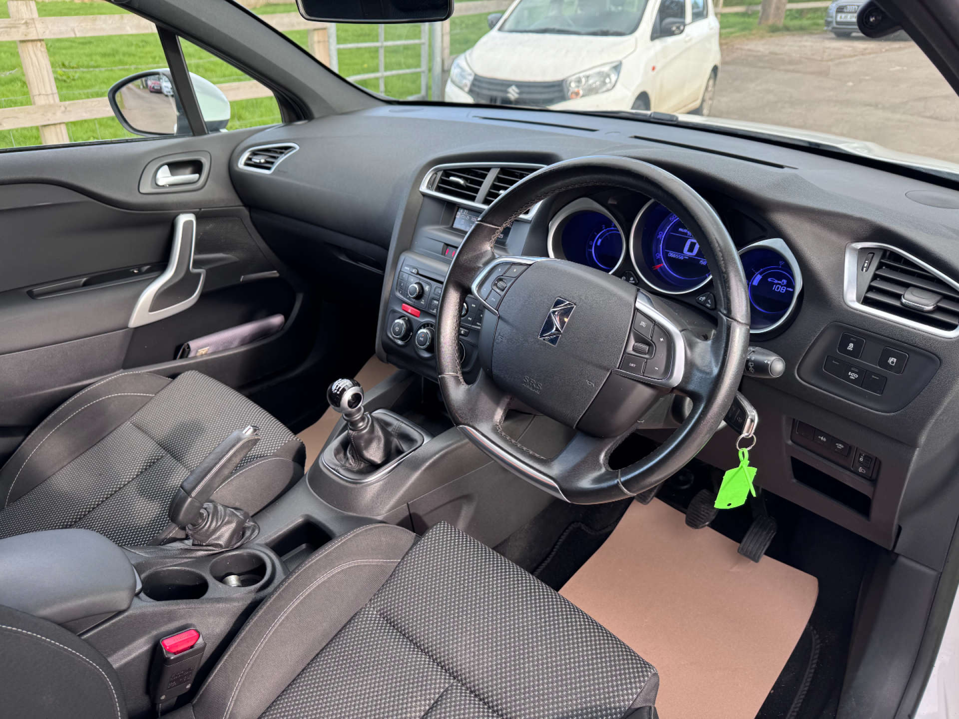 CITROEN DS4 1.6 DS4 Design Airdream e-HDi 5dr #11