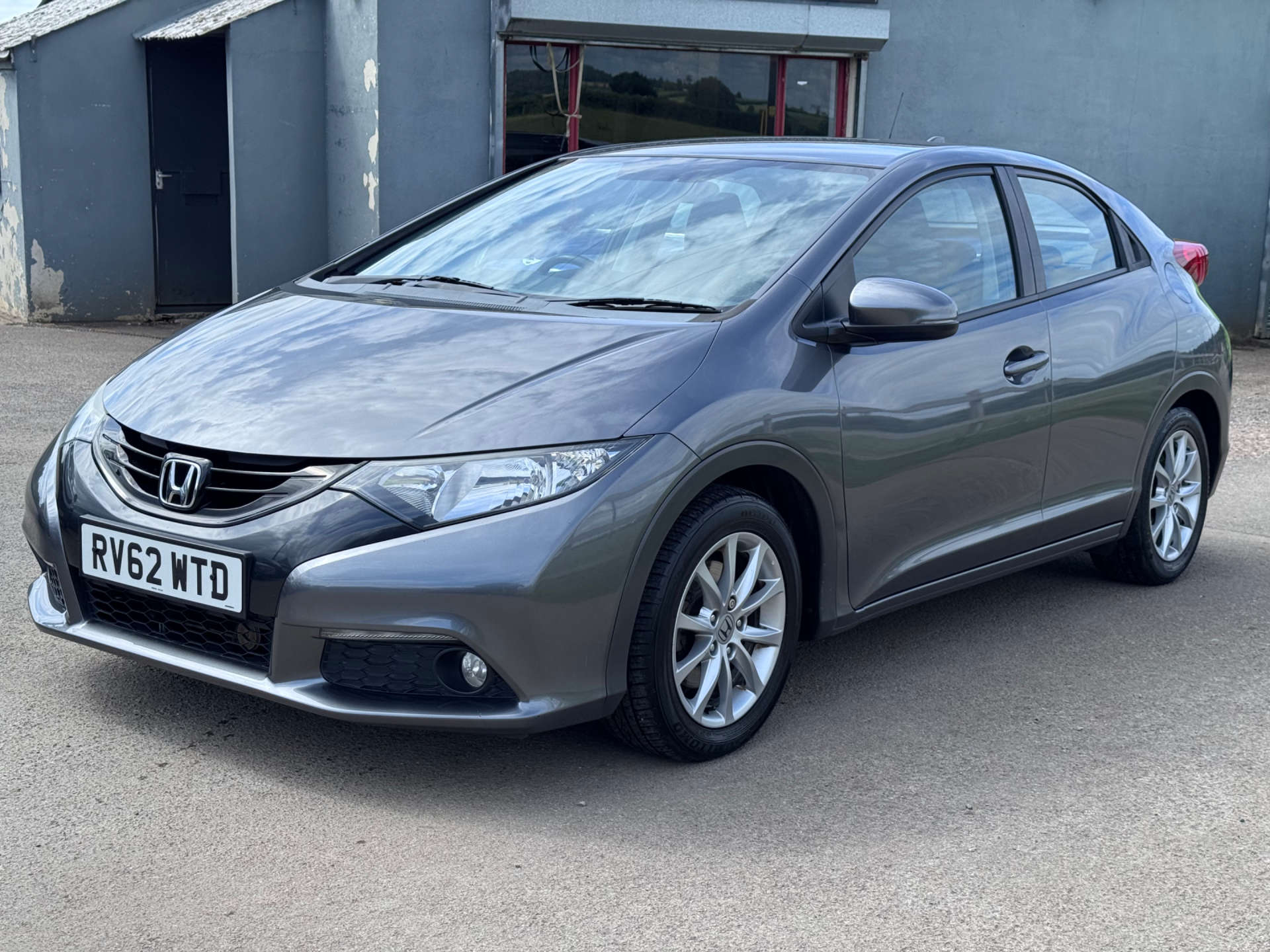 HONDA CIVIC 1.8 Civic i-VTec ES Auto 5dr