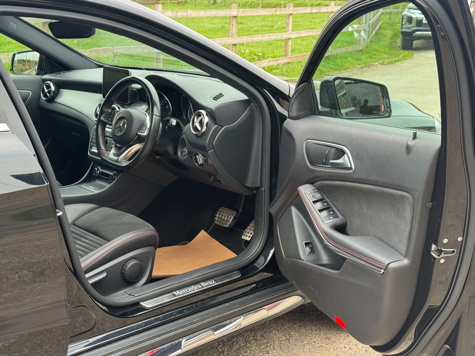 MERCEDES-BENZ GLA 2.1 GLA 200 AMG Line D 4Matic Auto 4WD 5dr #8