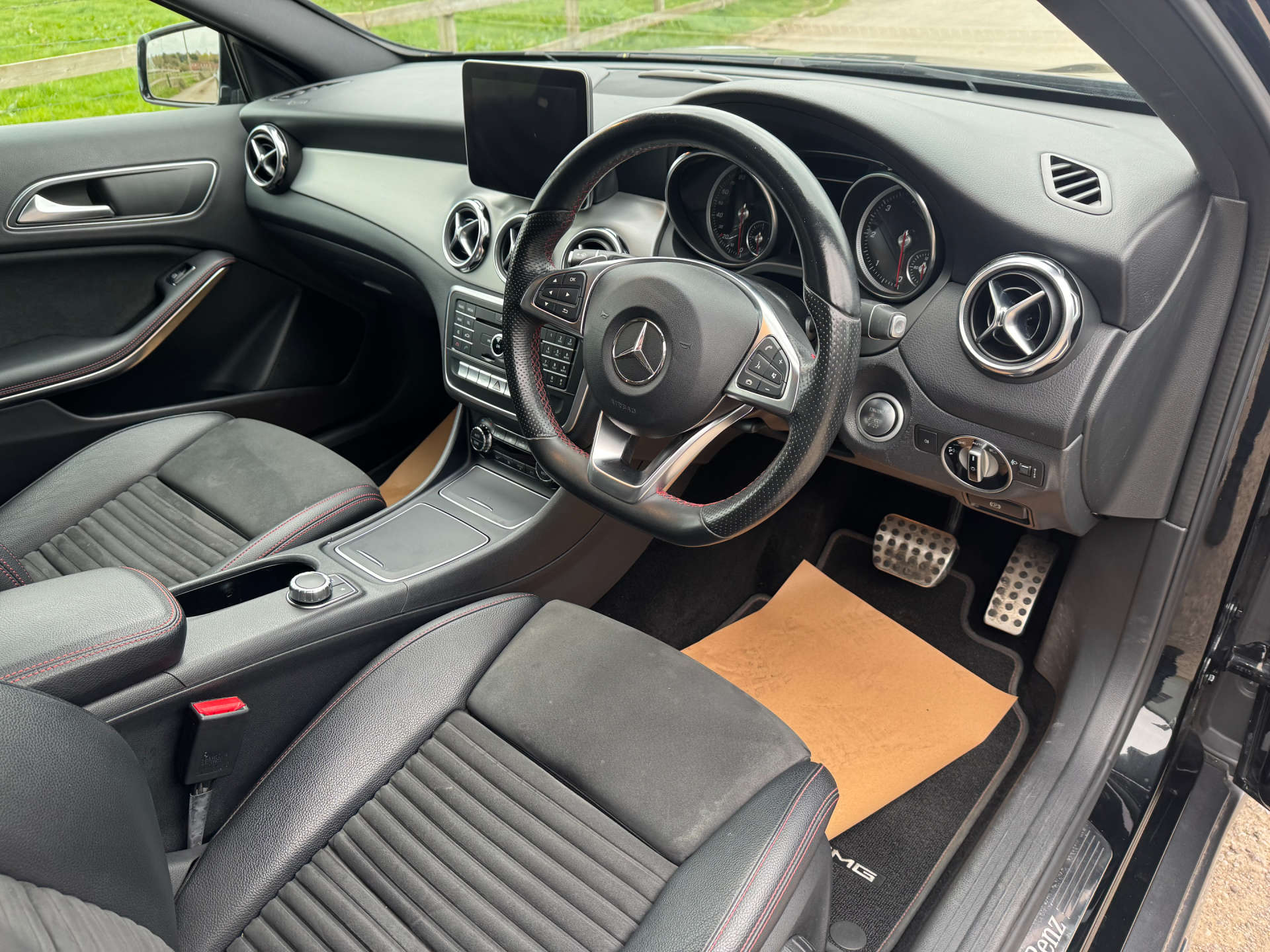 MERCEDES-BENZ GLA 2.1 GLA 200 AMG Line D 4Matic Auto 4WD 5dr #11