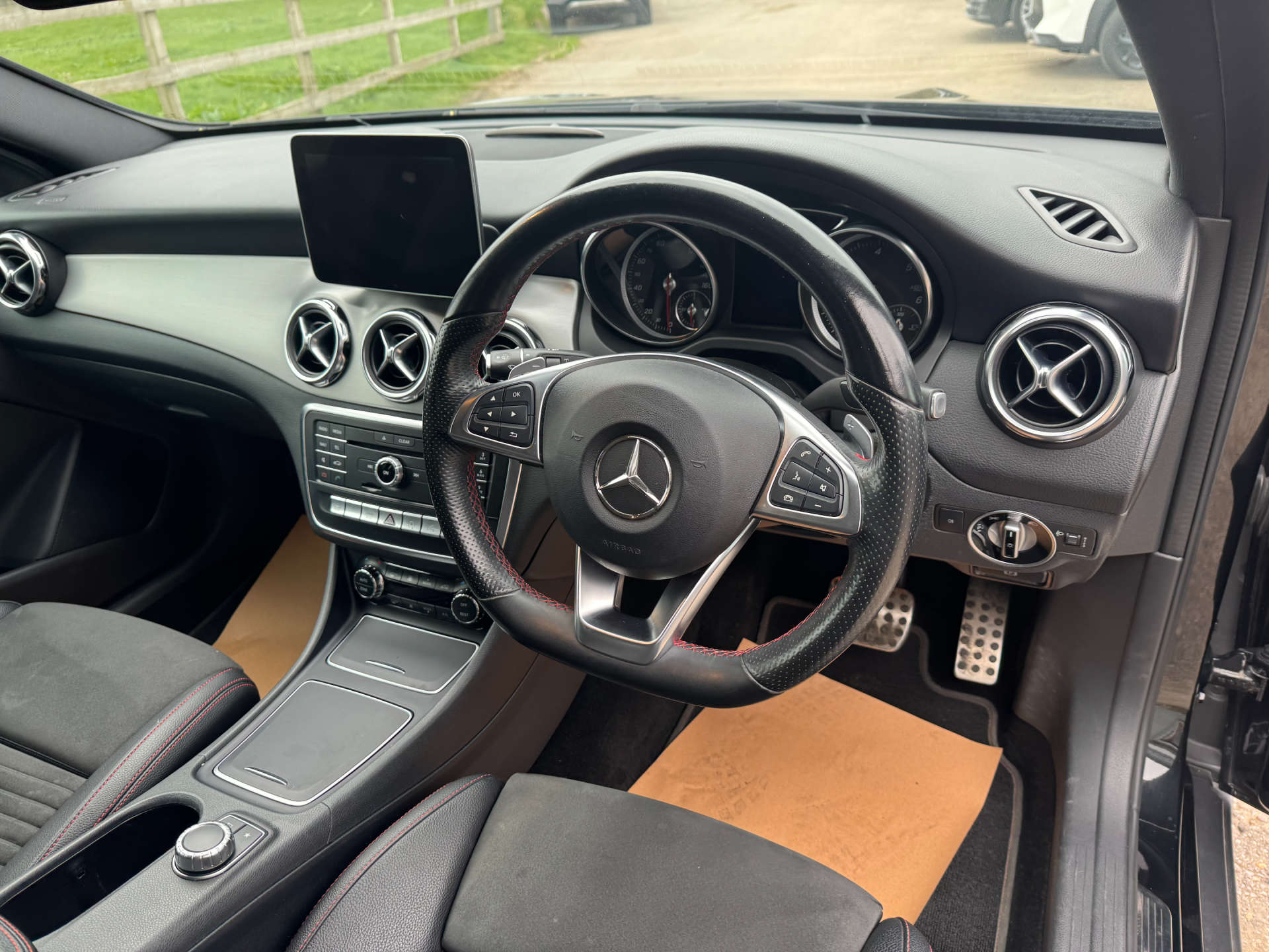 MERCEDES-BENZ GLA 2.1 GLA 200 AMG Line D 4Matic Auto 4WD 5dr #12