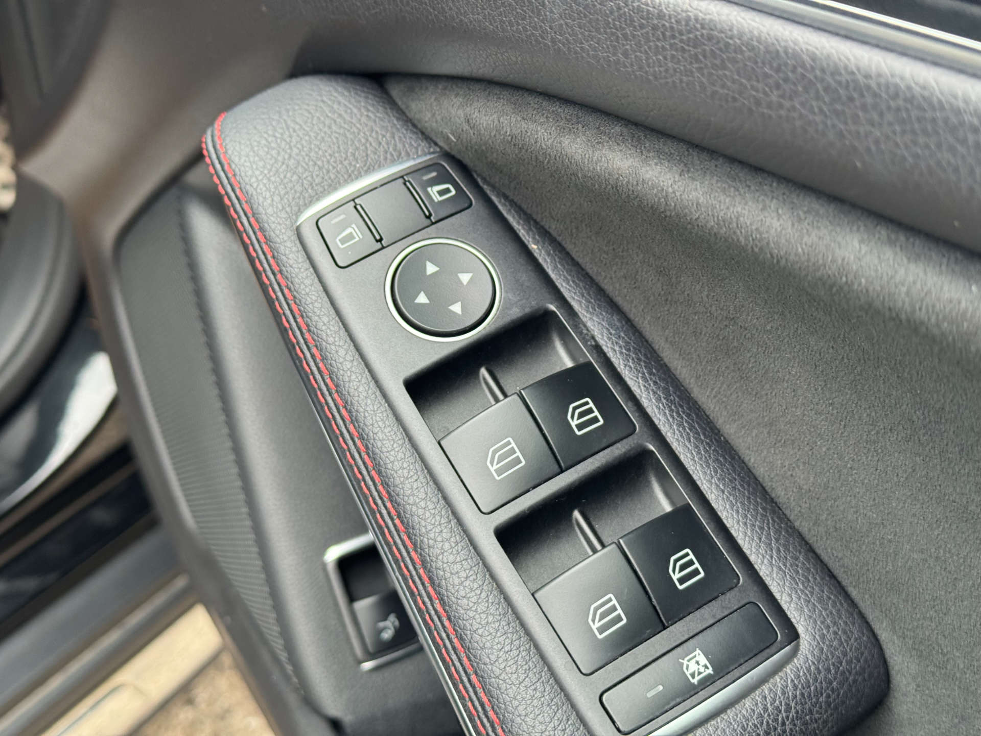 MERCEDES-BENZ GLA 2.1 GLA 200 AMG Line D 4Matic Auto 4WD 5dr #18