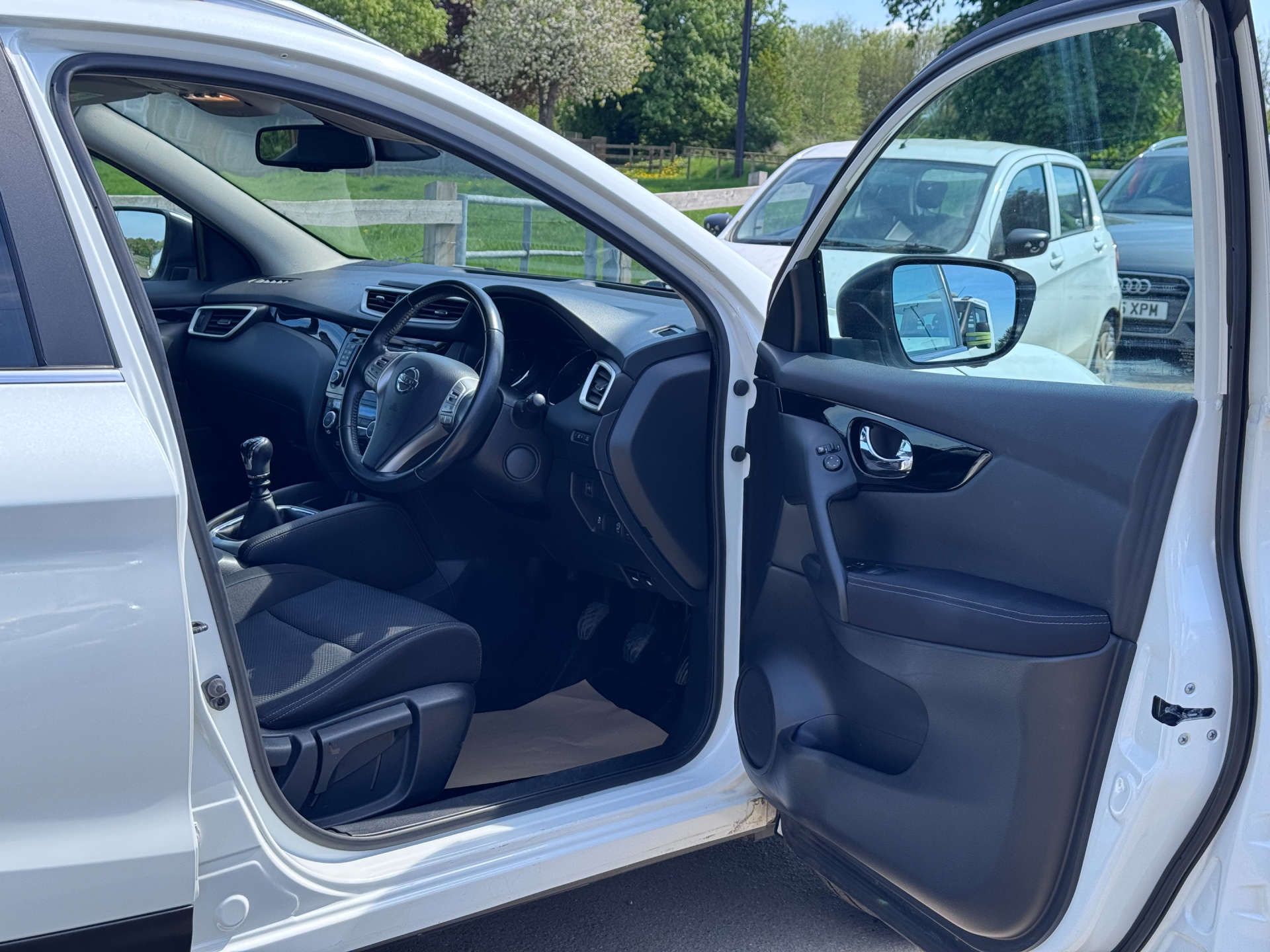 NISSAN QASHQAI 1.5 Qashqai N-Connecta dCi 5dr #8