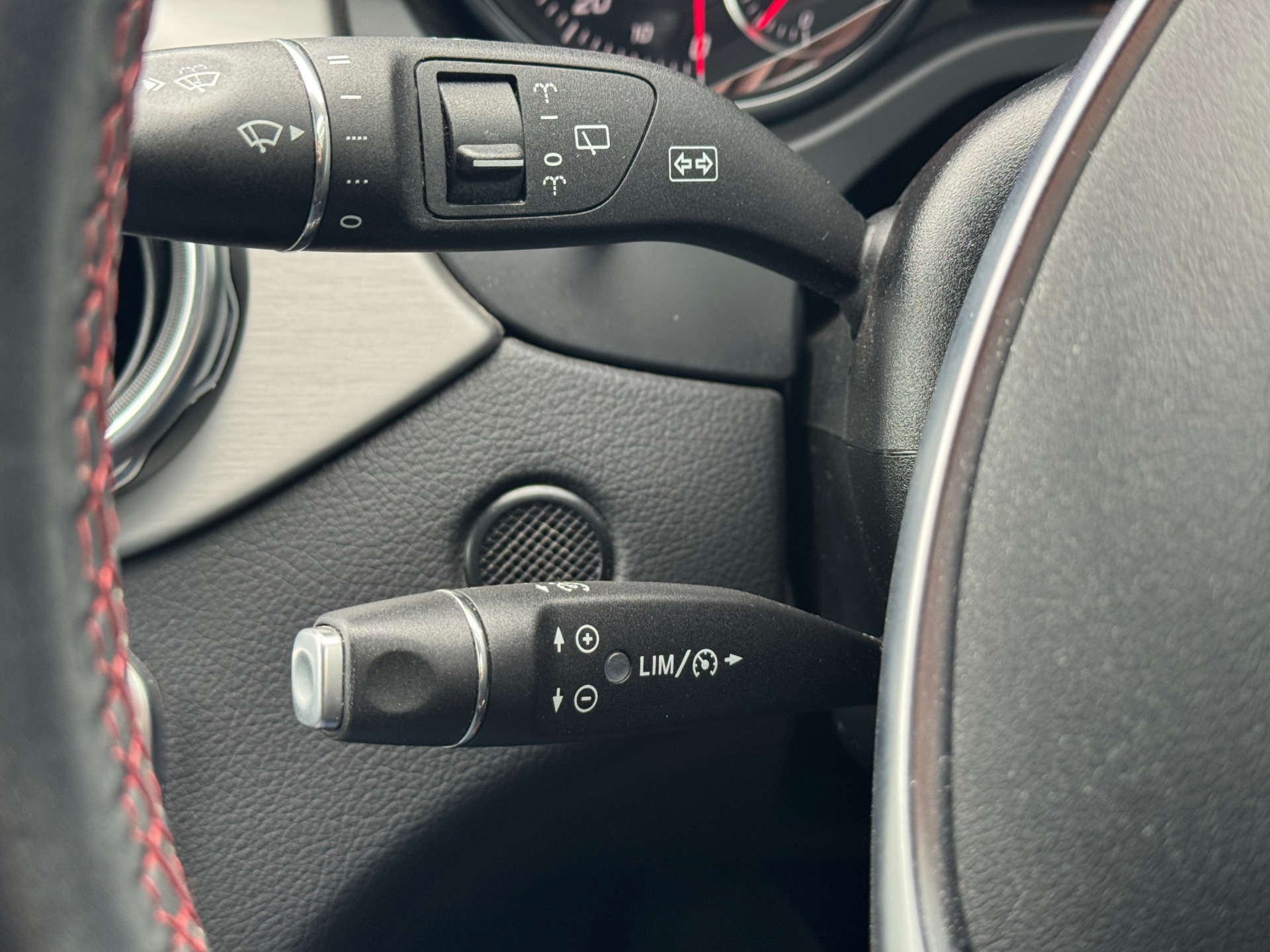 MERCEDES-BENZ GLA 2.1 GLA 200 AMG Line D 4Matic Auto 4WD 5dr #25