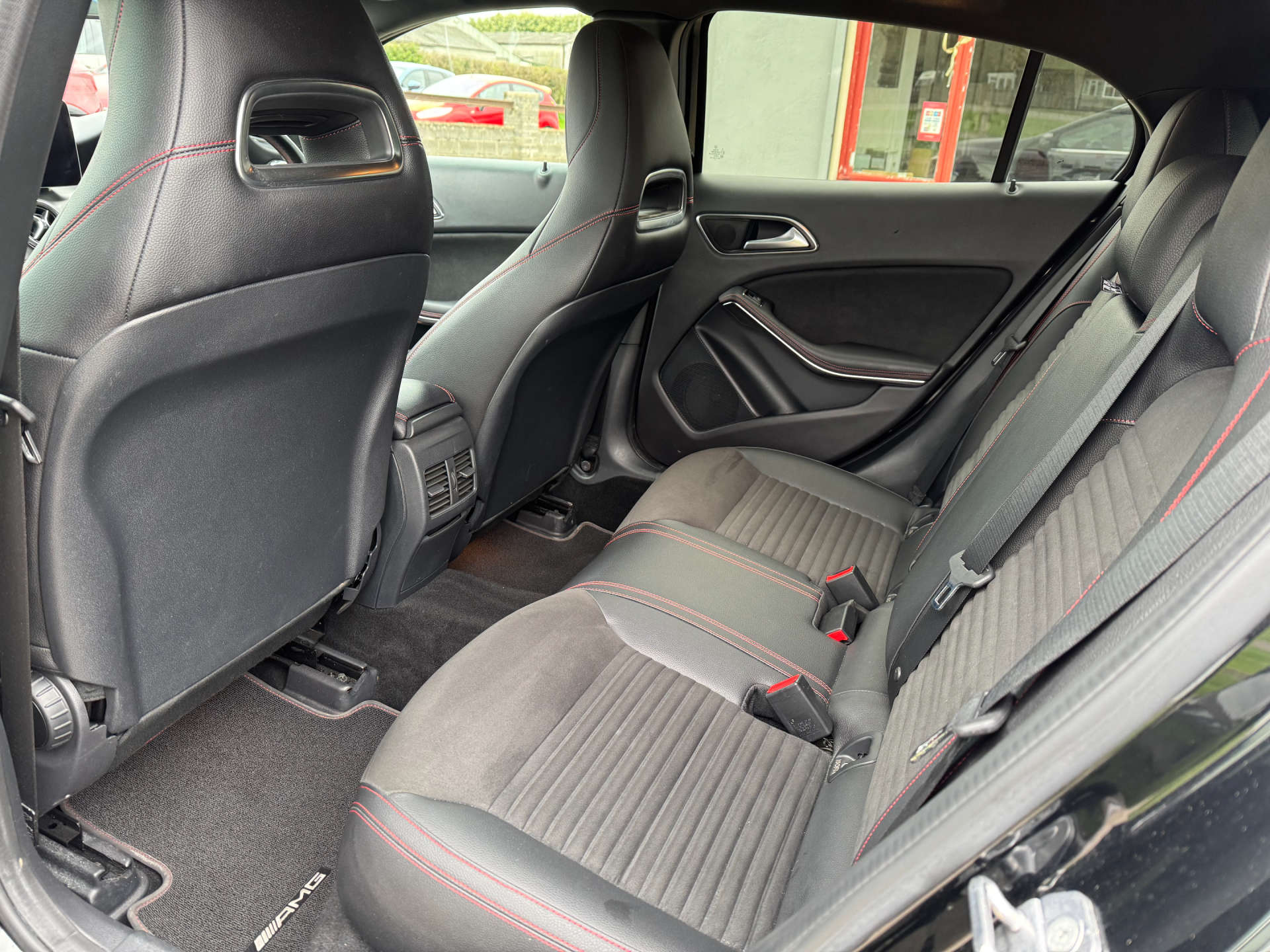 MERCEDES-BENZ GLA 2.1 GLA 200 AMG Line D 4Matic Auto 4WD 5dr #32