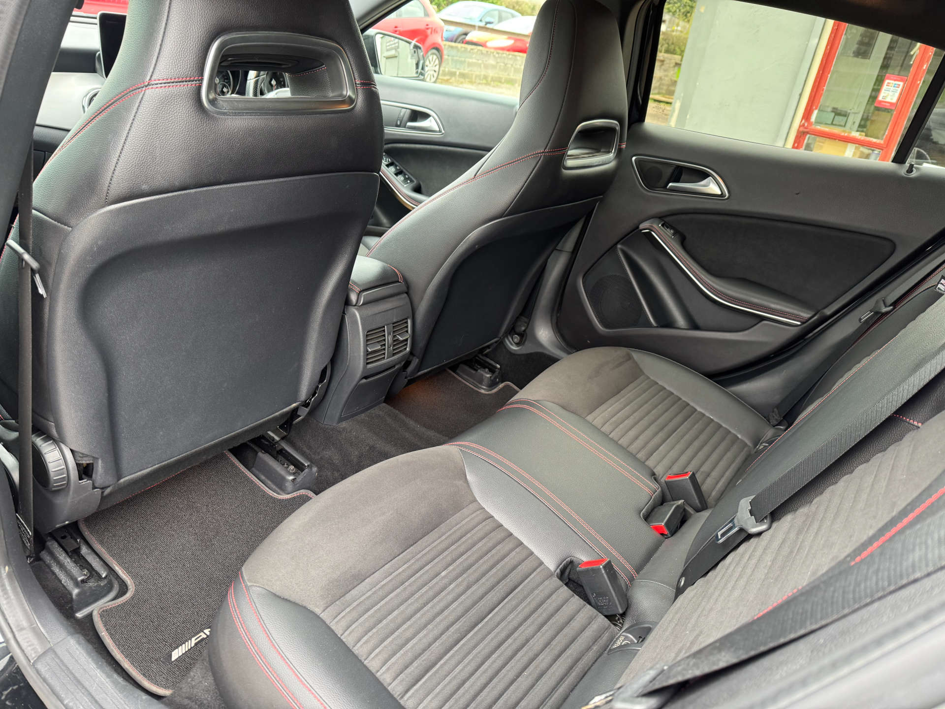 MERCEDES-BENZ GLA 2.1 GLA 200 AMG Line D 4Matic Auto 4WD 5dr #33