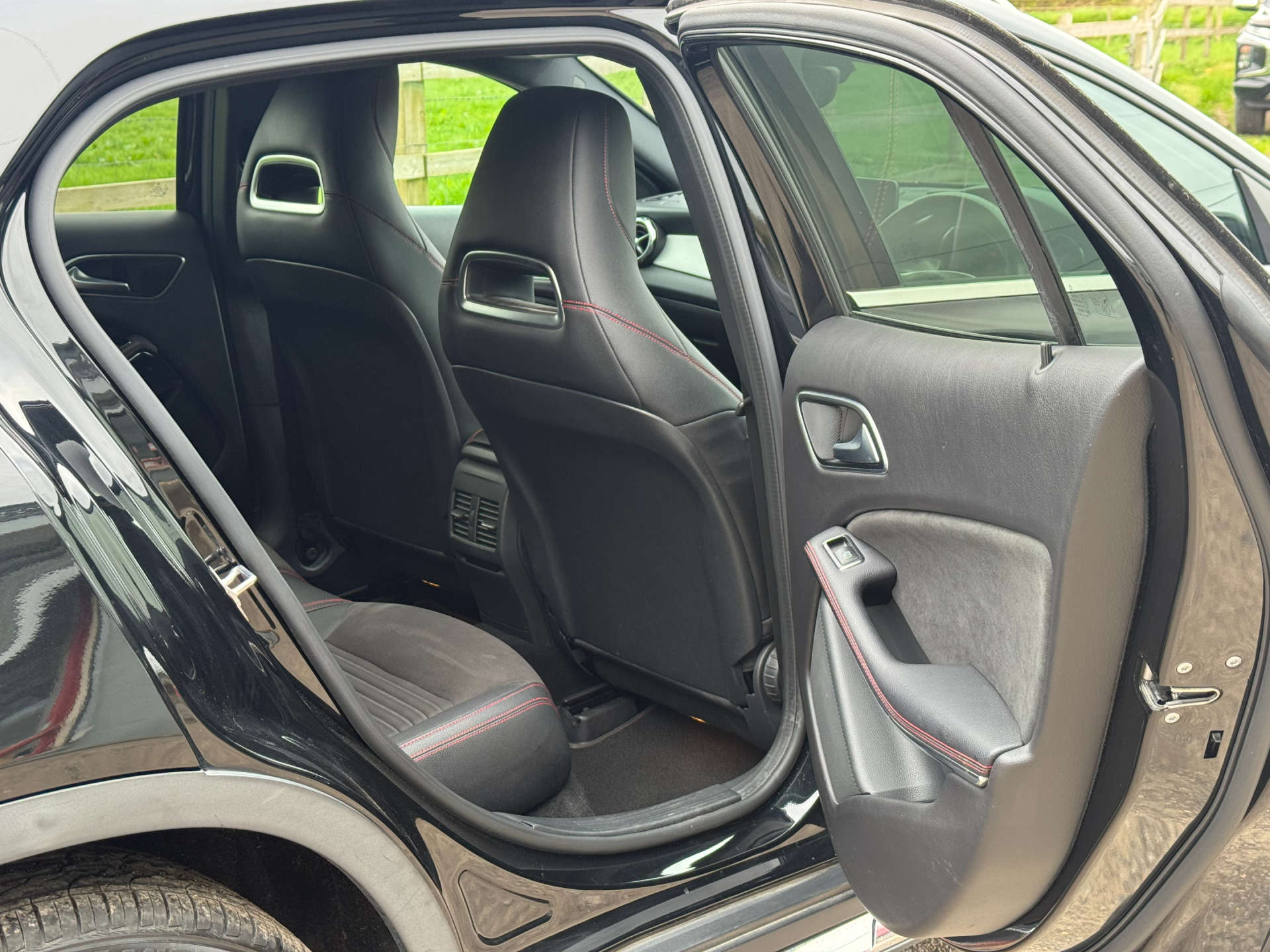 MERCEDES-BENZ GLA 2.1 GLA 200 AMG Line D 4Matic Auto 4WD 5dr #34