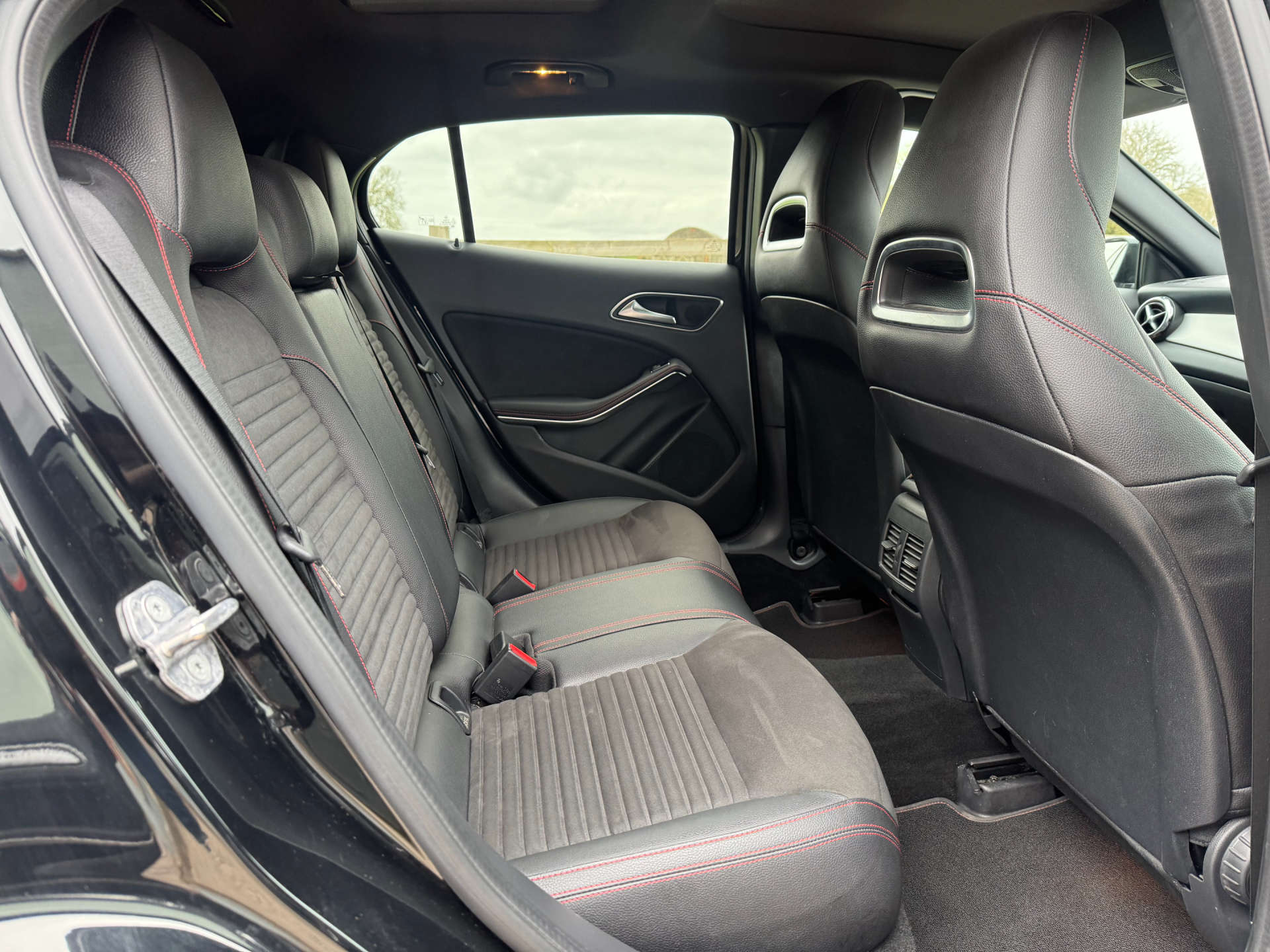 MERCEDES-BENZ GLA 2.1 GLA 200 AMG Line D 4Matic Auto 4WD 5dr #35