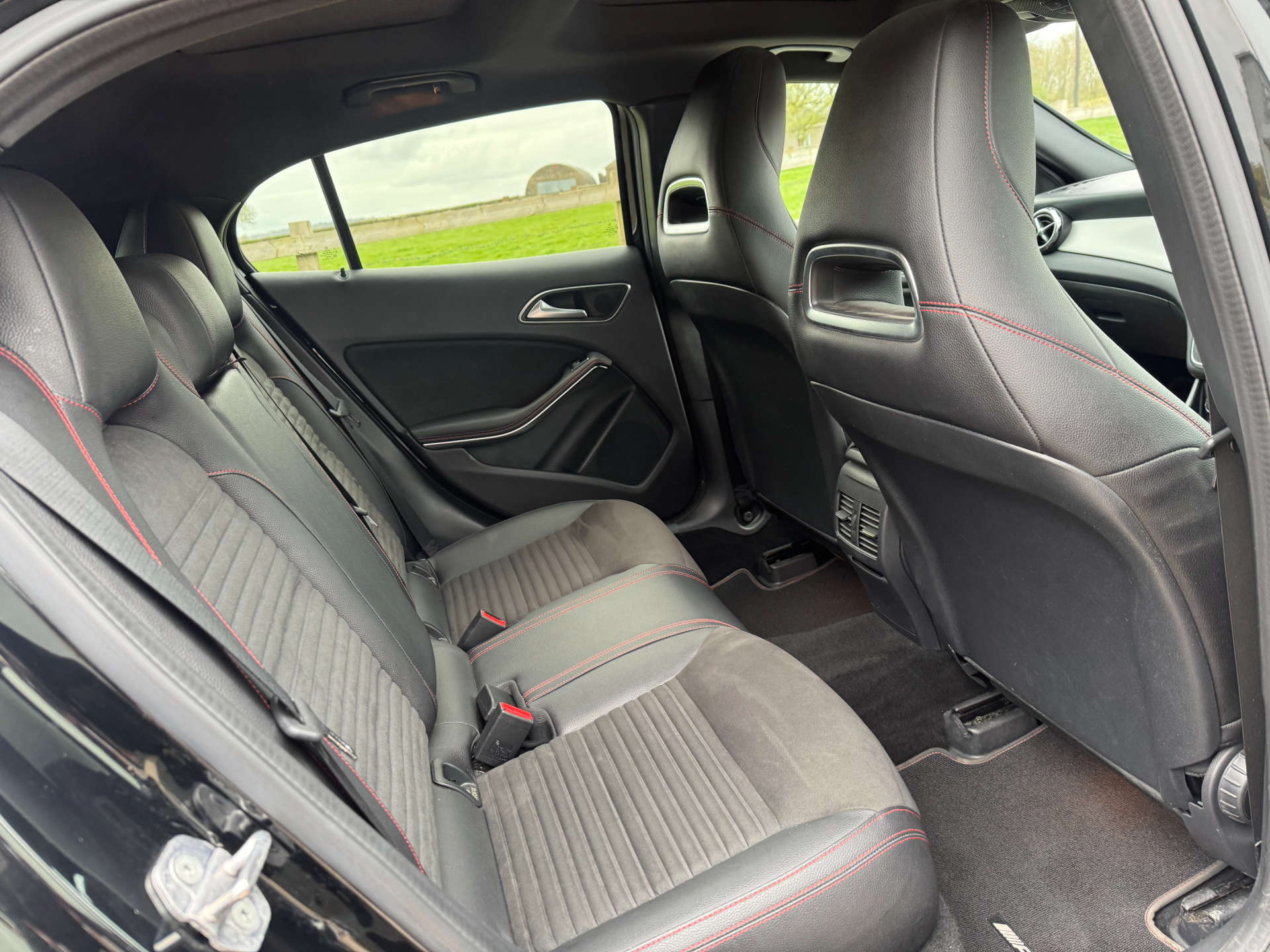 MERCEDES-BENZ GLA 2.1 GLA 200 AMG Line D 4Matic Auto 4WD 5dr #36