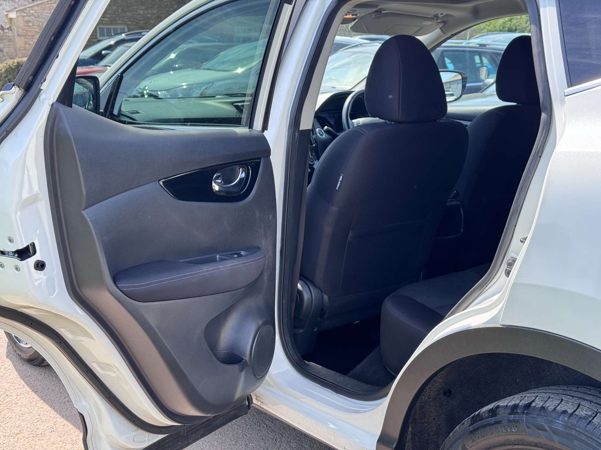 NISSAN QASHQAI 1.5 Qashqai N-Connecta dCi 5dr #33