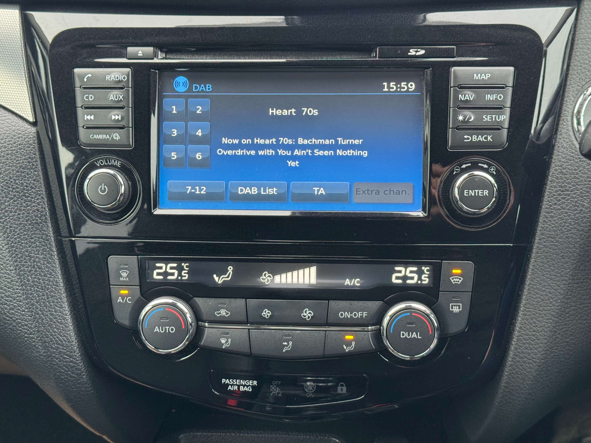 NISSAN QASHQAI 1.5 Qashqai Tekna dCi 5dr #32