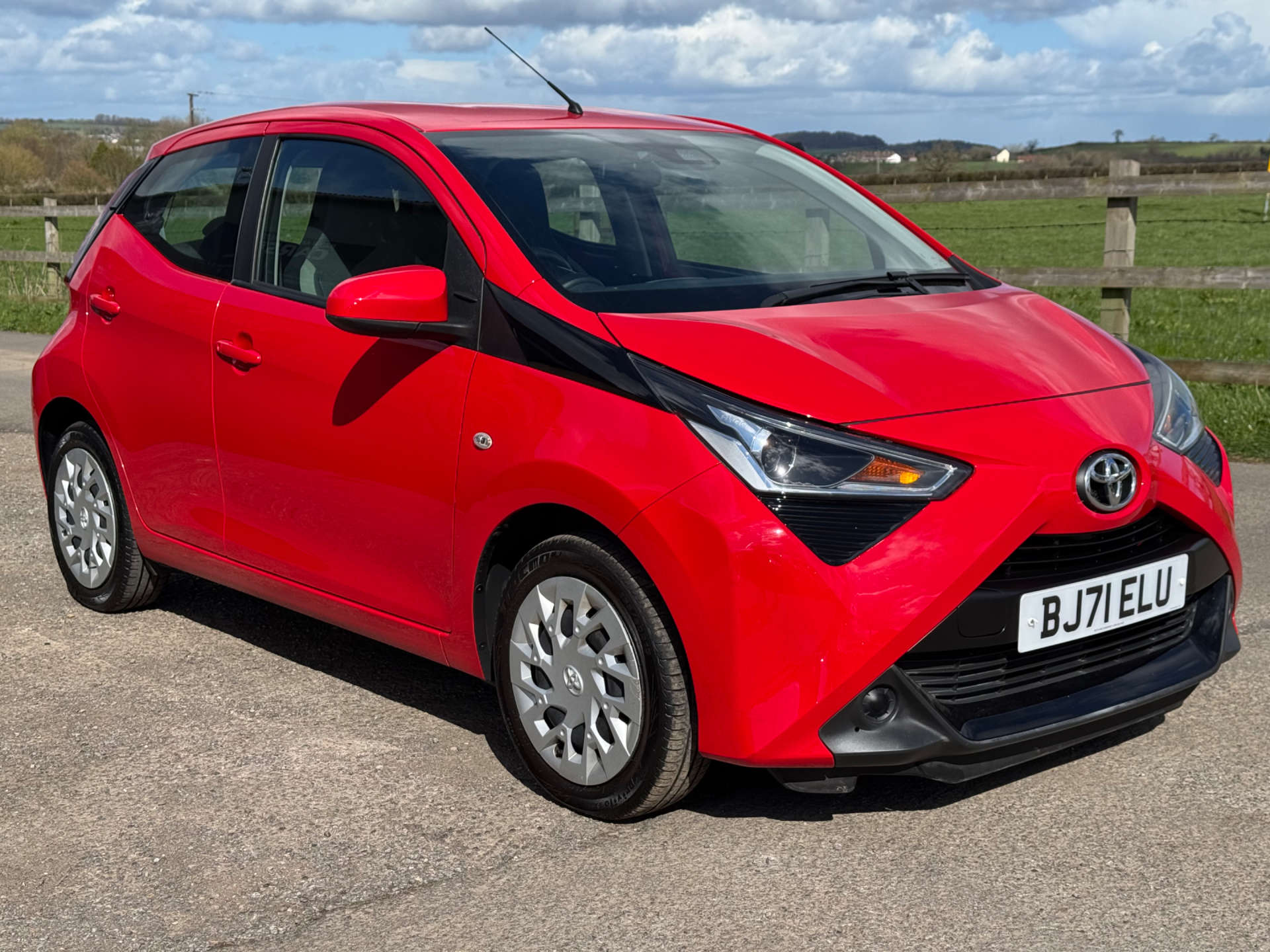 TOYOTA AYGO 1.0 Aygo X-Play TSS VVT-i 5dr