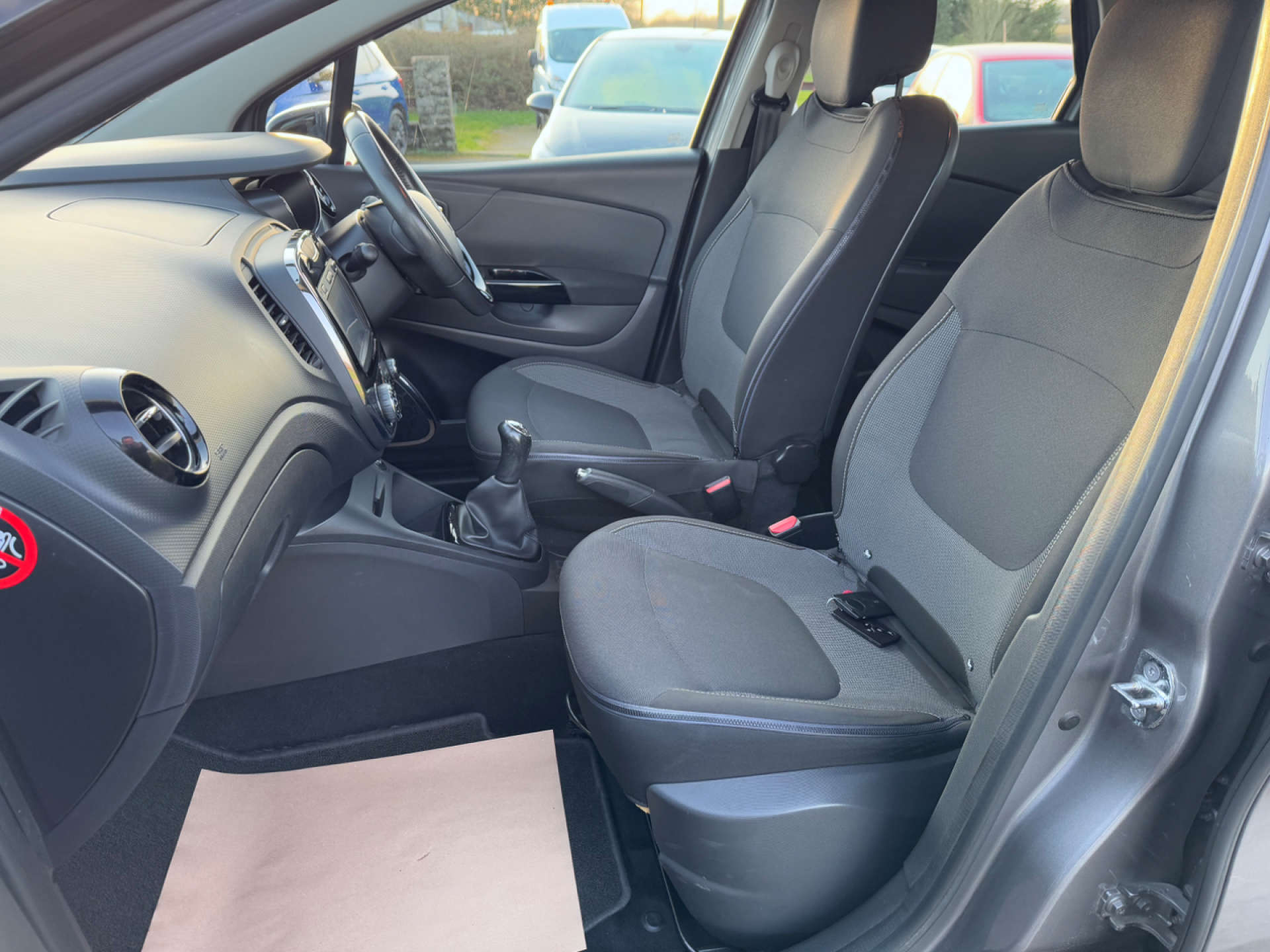 RENAULT CAPTUR 0.9 Captur Dynamique MediaNav Energy TCe S/S 5dr #14