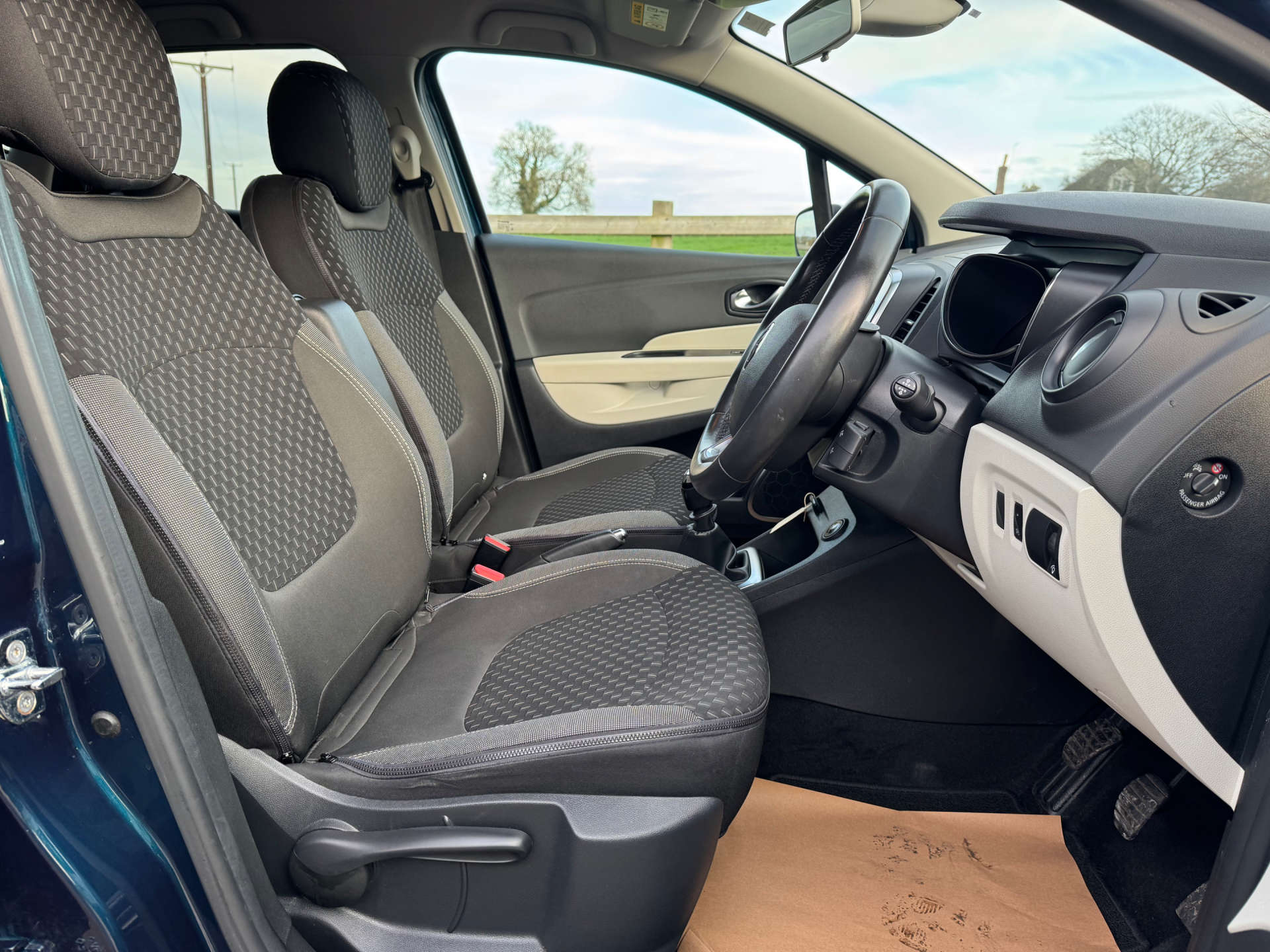 RENAULT CAPTUR 1.5 Captur Dynamique S Nav dCi 5dr #9