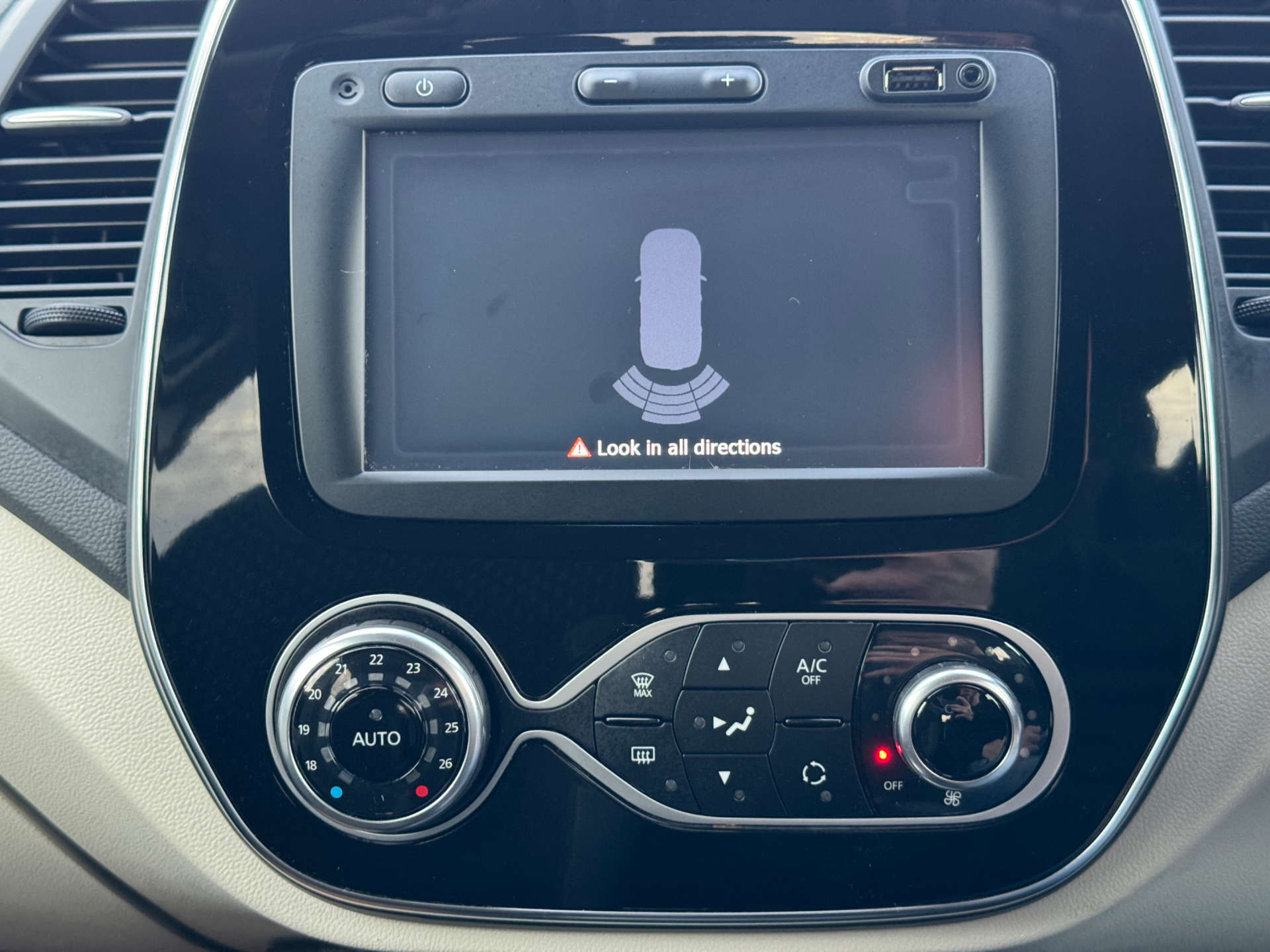 RENAULT CAPTUR 1.5 Captur Dynamique S Nav dCi 5dr #26