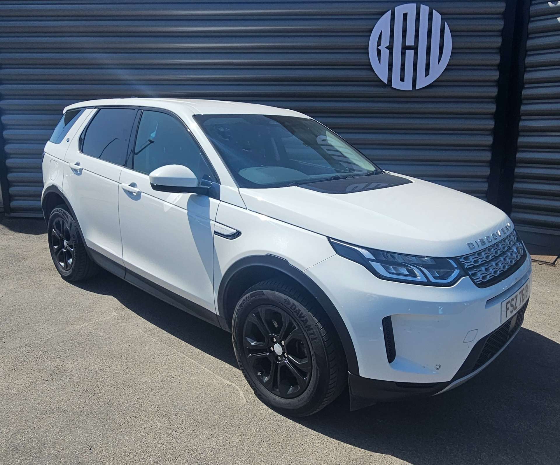 White 2022 Land Rover Discovery Sport SUV/Crossover Front-wheel drive Manual