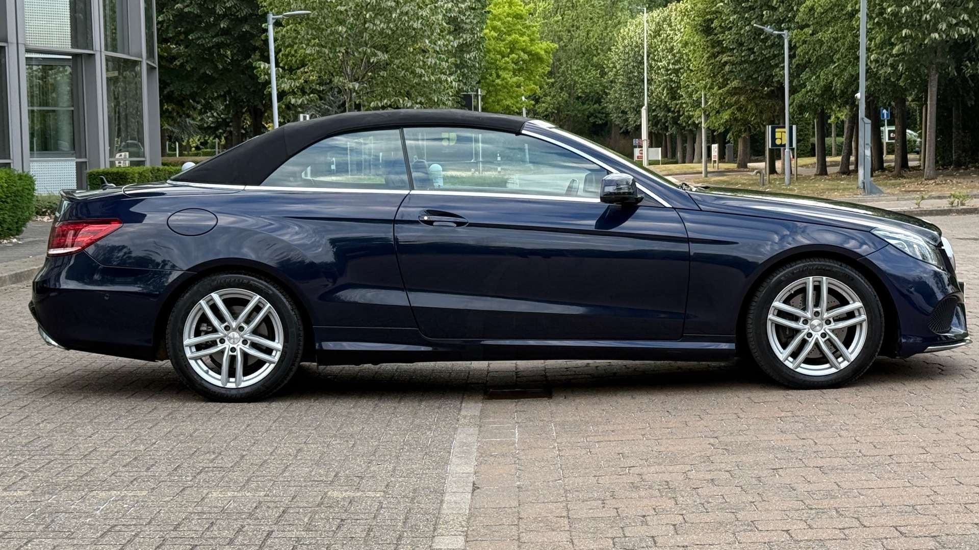 MERCEDES-BENZ E-CLASS 2.1 E220 AMG Line Bluetec Auto 2dr #20