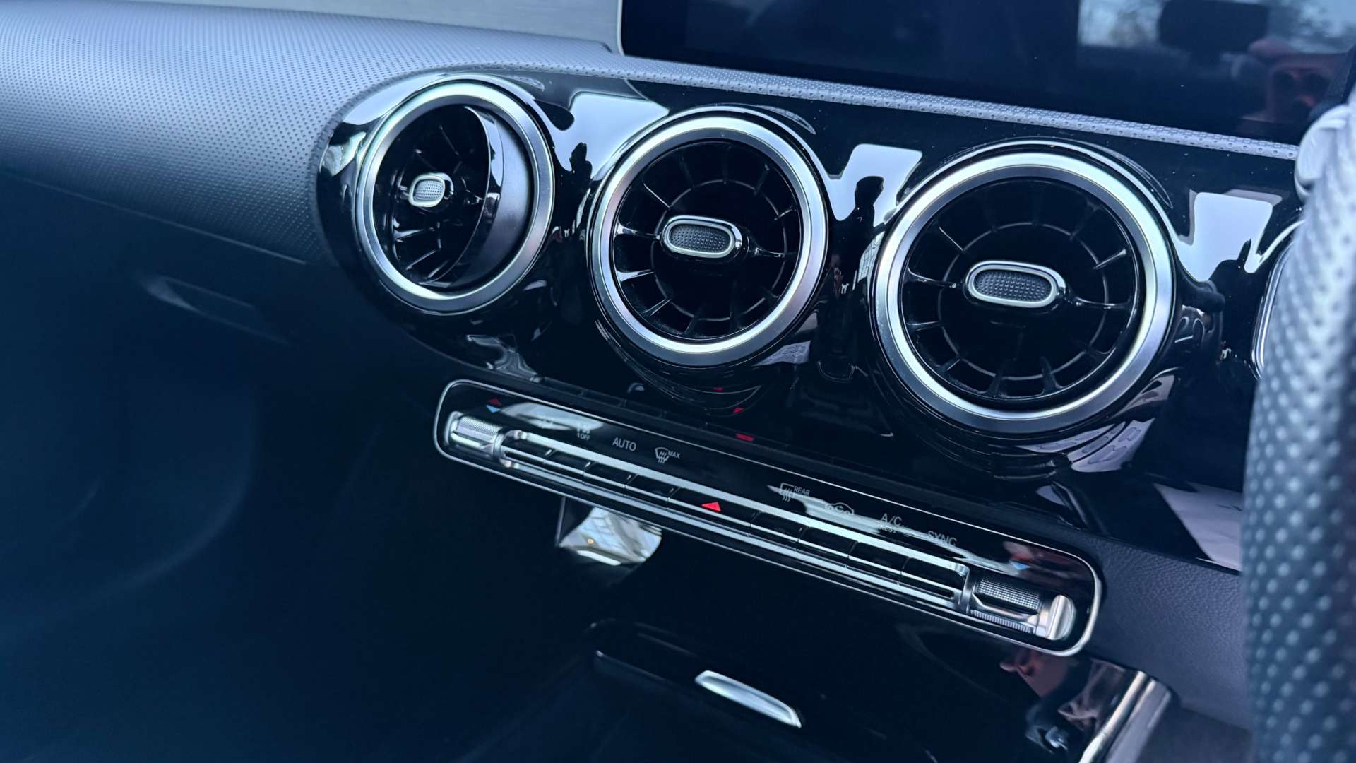 MERCEDES-BENZ CLA 2.0 CLA 220 AMG Line Auto 4dr #7