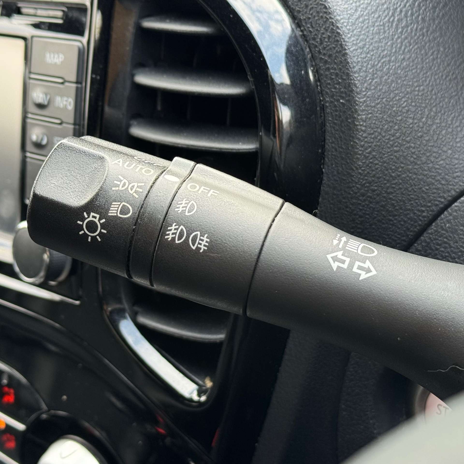 NISSAN JUKE 1.2 Juke N-Connecta DiG-T 5dr #15