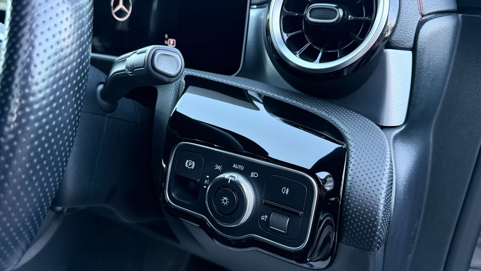 MERCEDES-BENZ CLA 2.0 CLA 220 AMG Line Auto 4dr #19