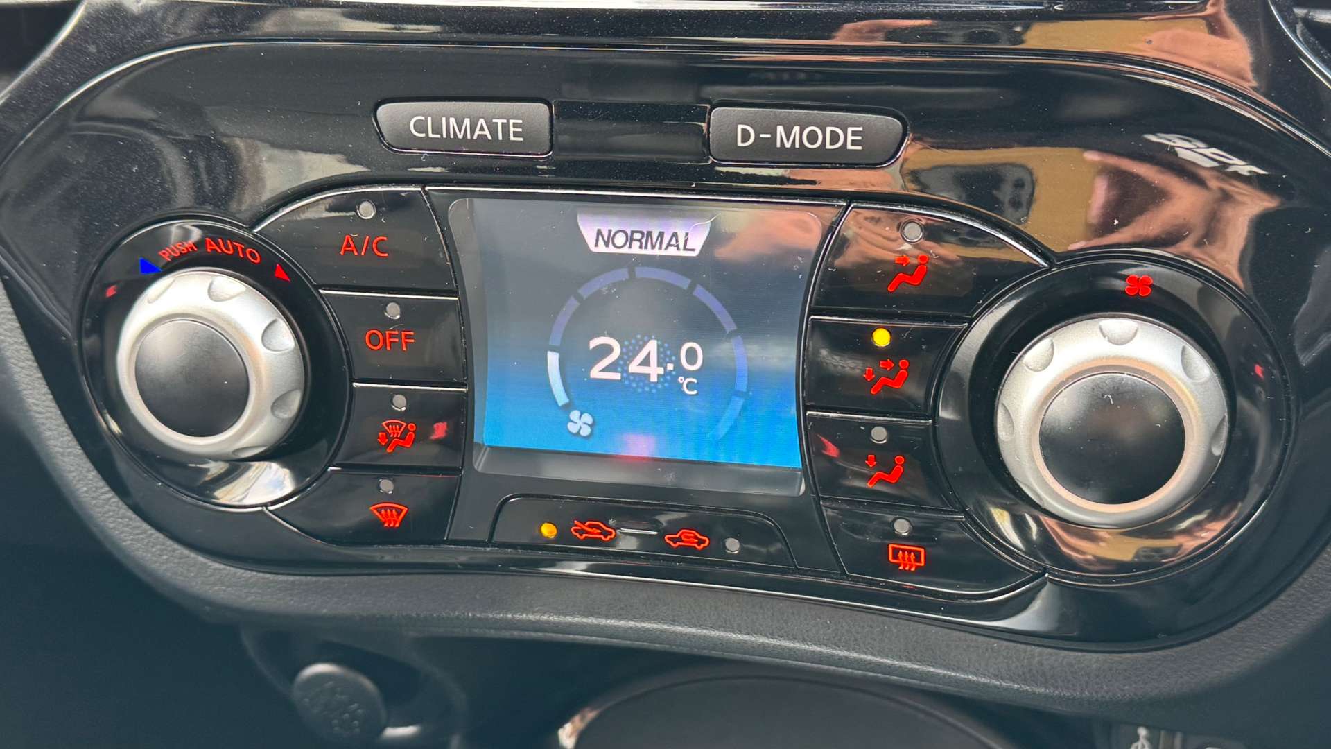 NISSAN JUKE 1.2 Juke N-Connecta DiG-T 5dr #28