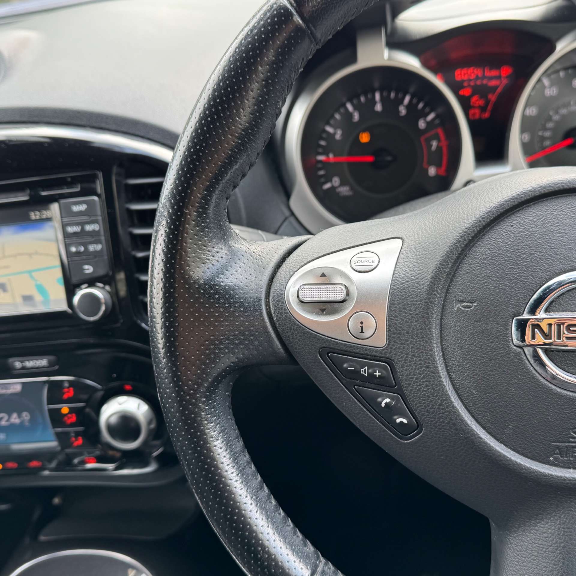 NISSAN JUKE 1.2 Juke N-Connecta DiG-T 5dr #31