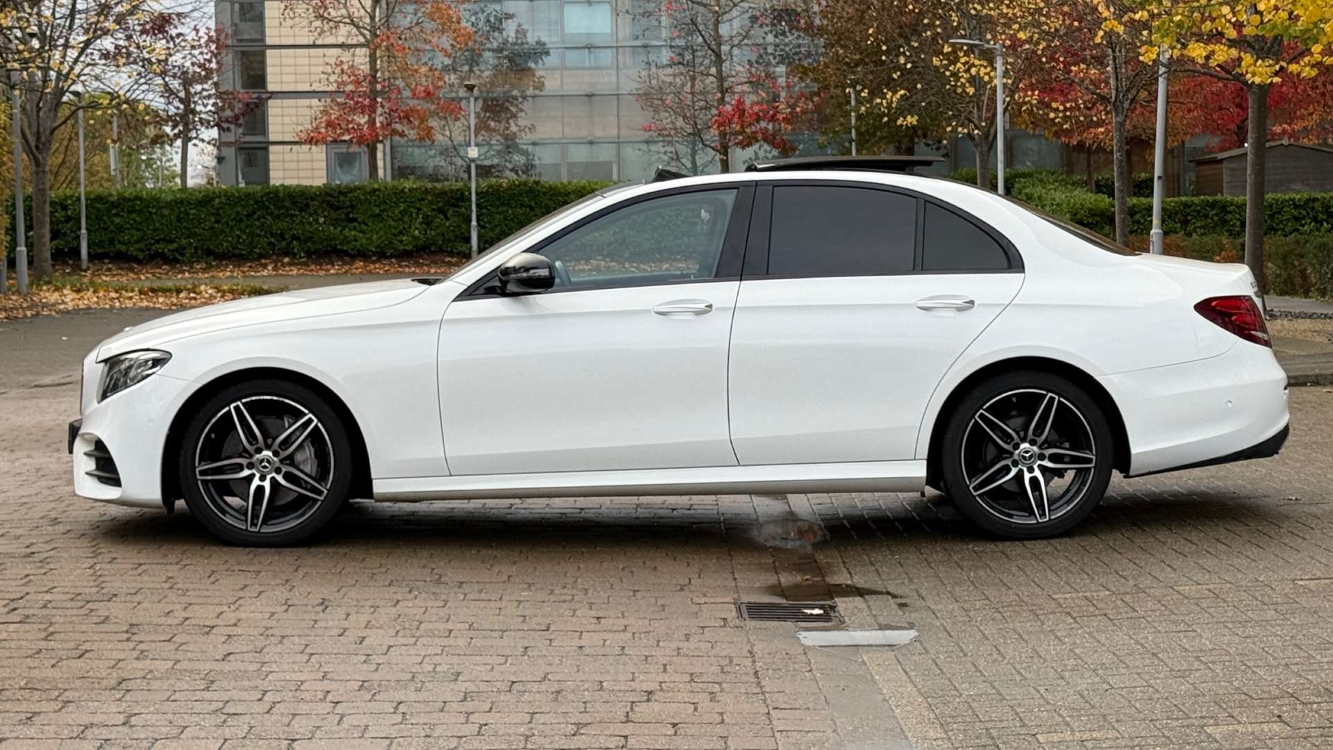 MERCEDES-BENZ E-CLASS 2.0 E 220 D AMG Line Premium Auto 4dr #4