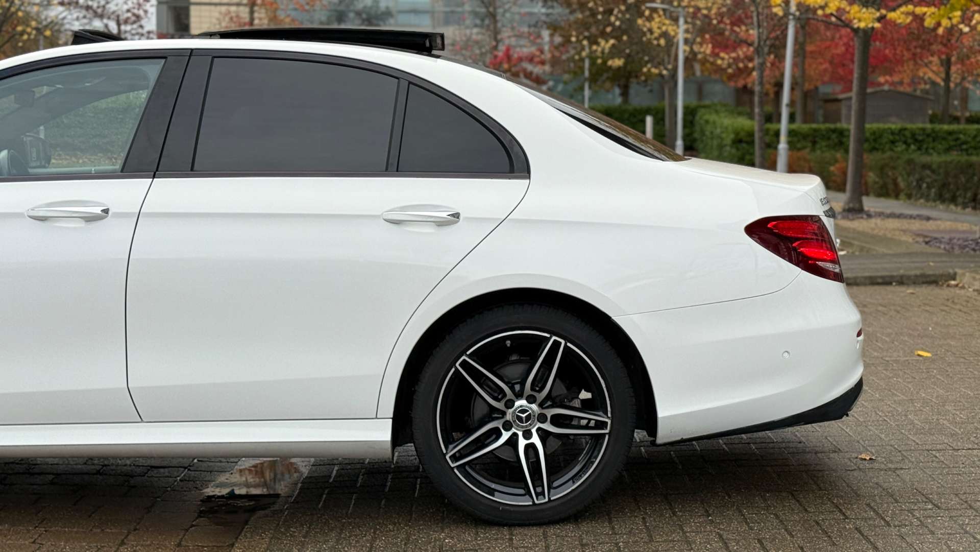 MERCEDES-BENZ E-CLASS 2.0 E 220 D AMG Line Premium Auto 4dr #11