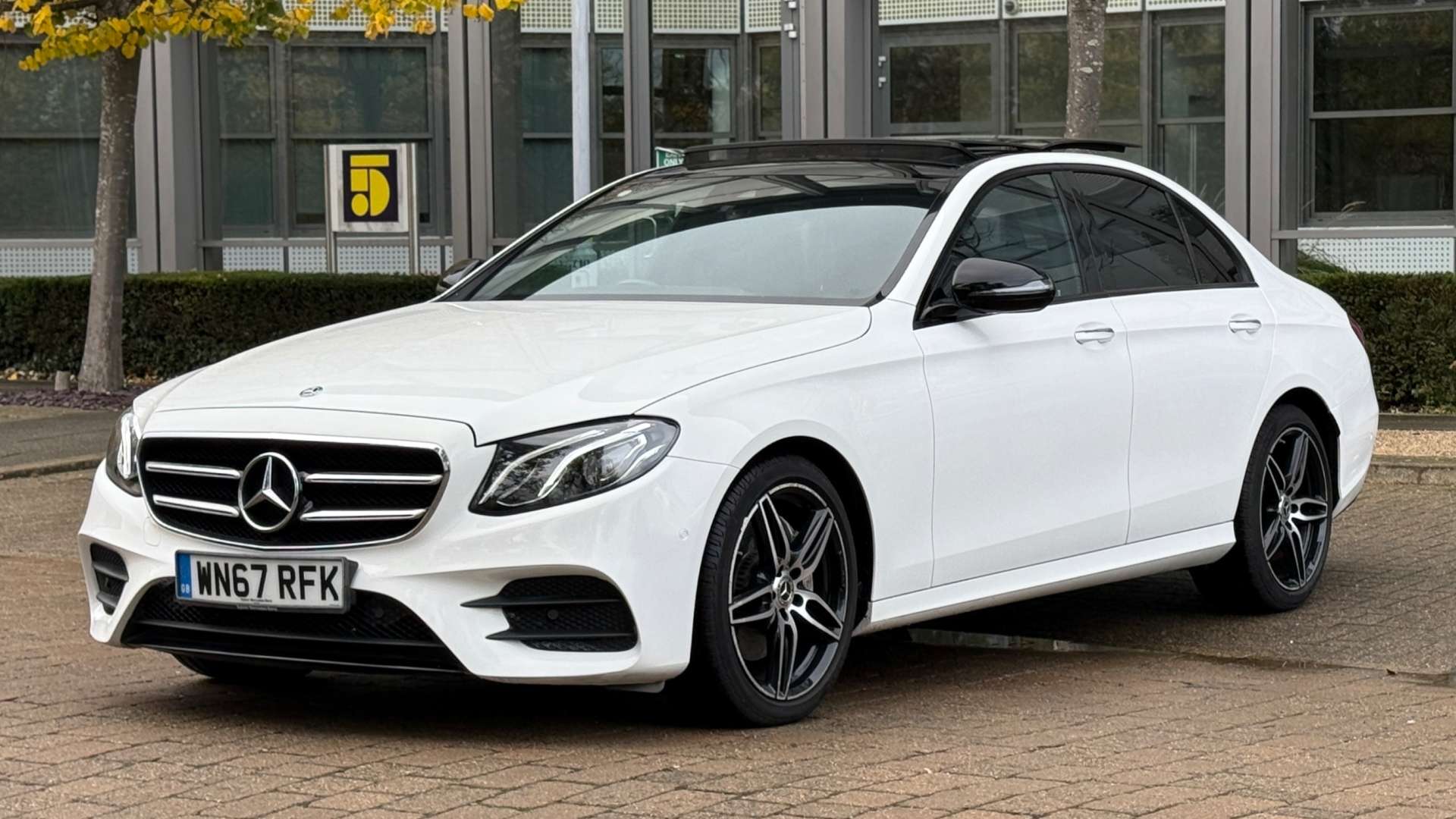 MERCEDES-BENZ E-CLASS 2.0 E 220 D AMG Line Premium Auto 4dr #17