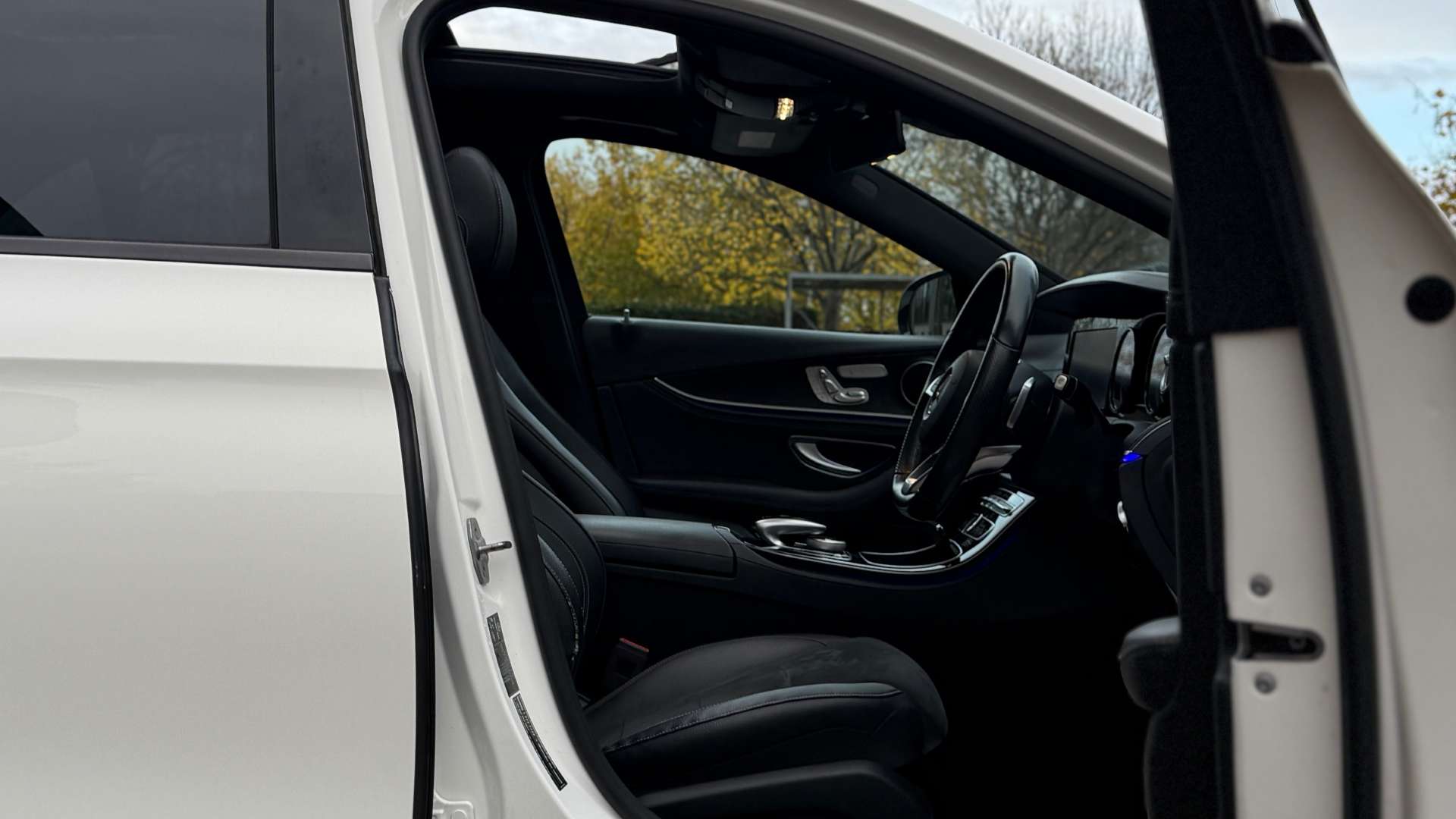 MERCEDES-BENZ E-CLASS 2.0 E 220 D AMG Line Premium Auto 4dr #21