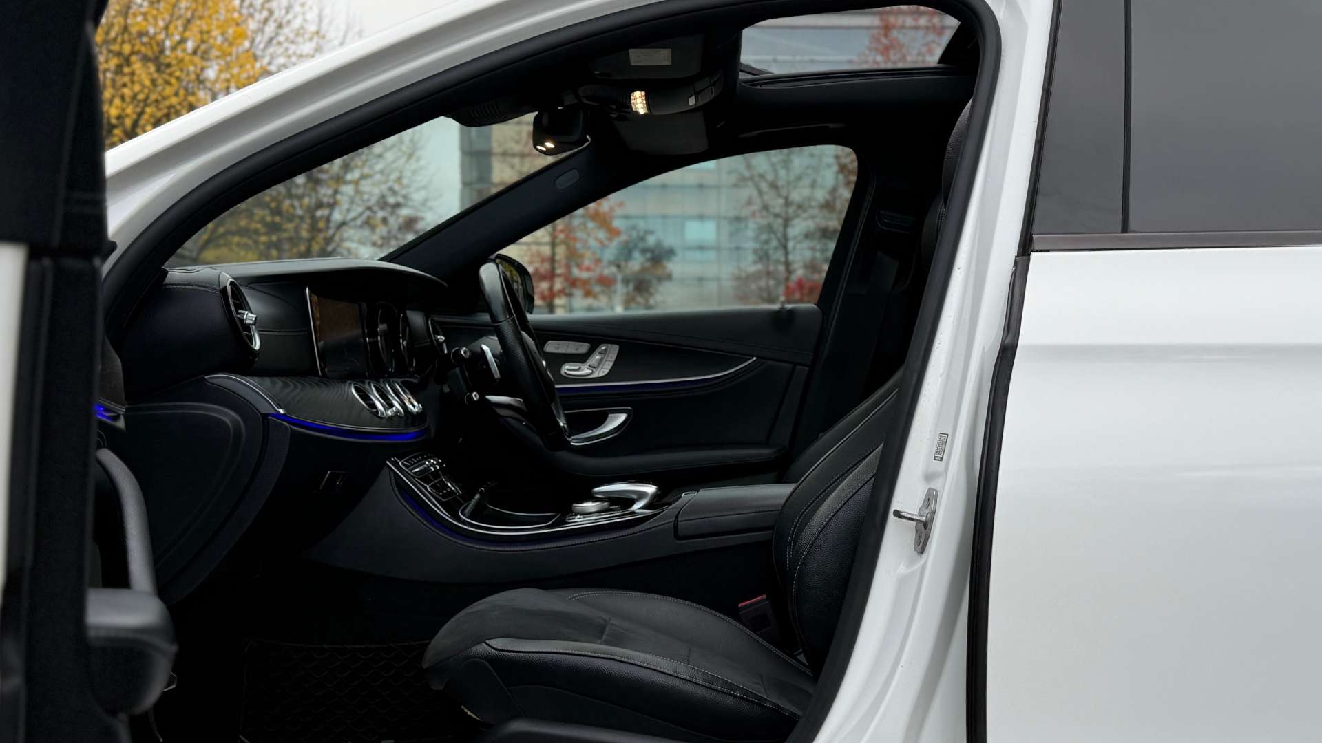 MERCEDES-BENZ E-CLASS 2.0 E 220 D AMG Line Premium Auto 4dr #23