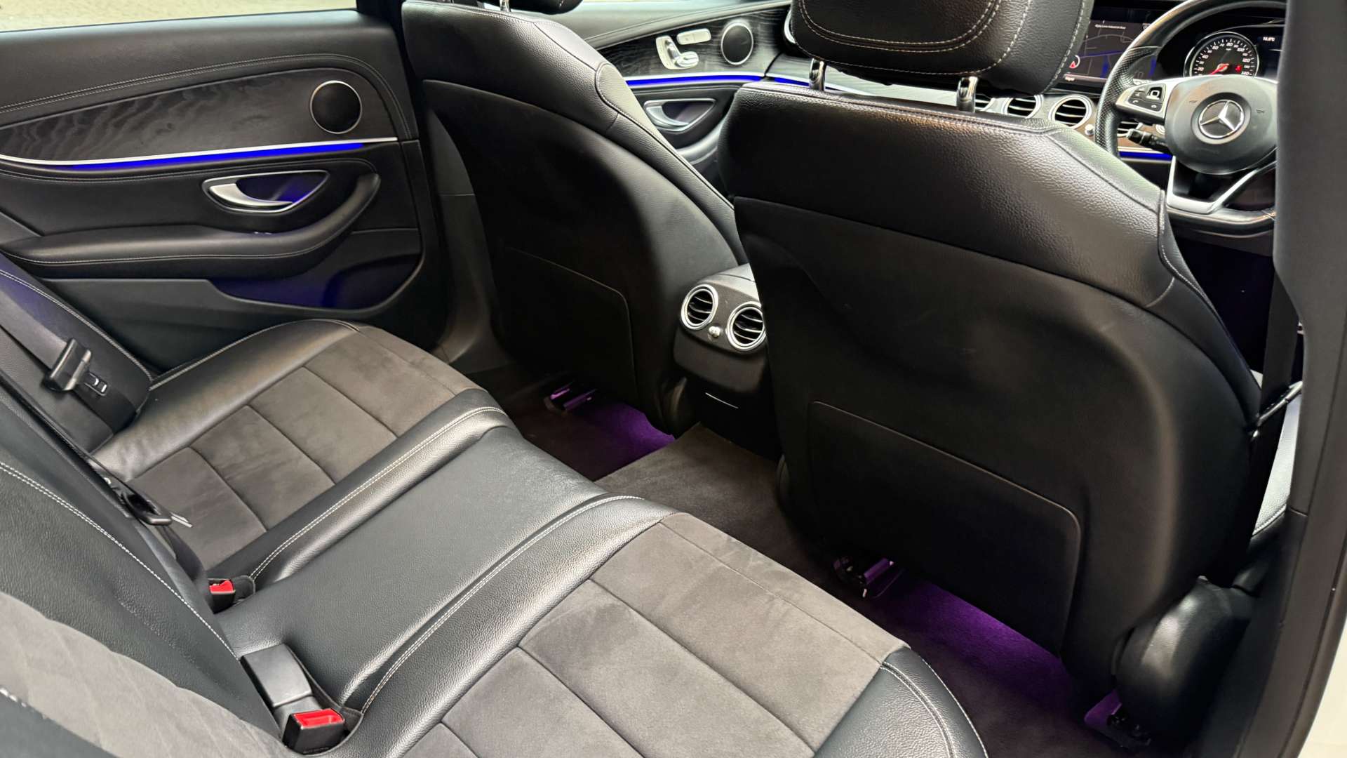 MERCEDES-BENZ E-CLASS 2.0 E 220 D AMG Line Premium Auto 4dr #26