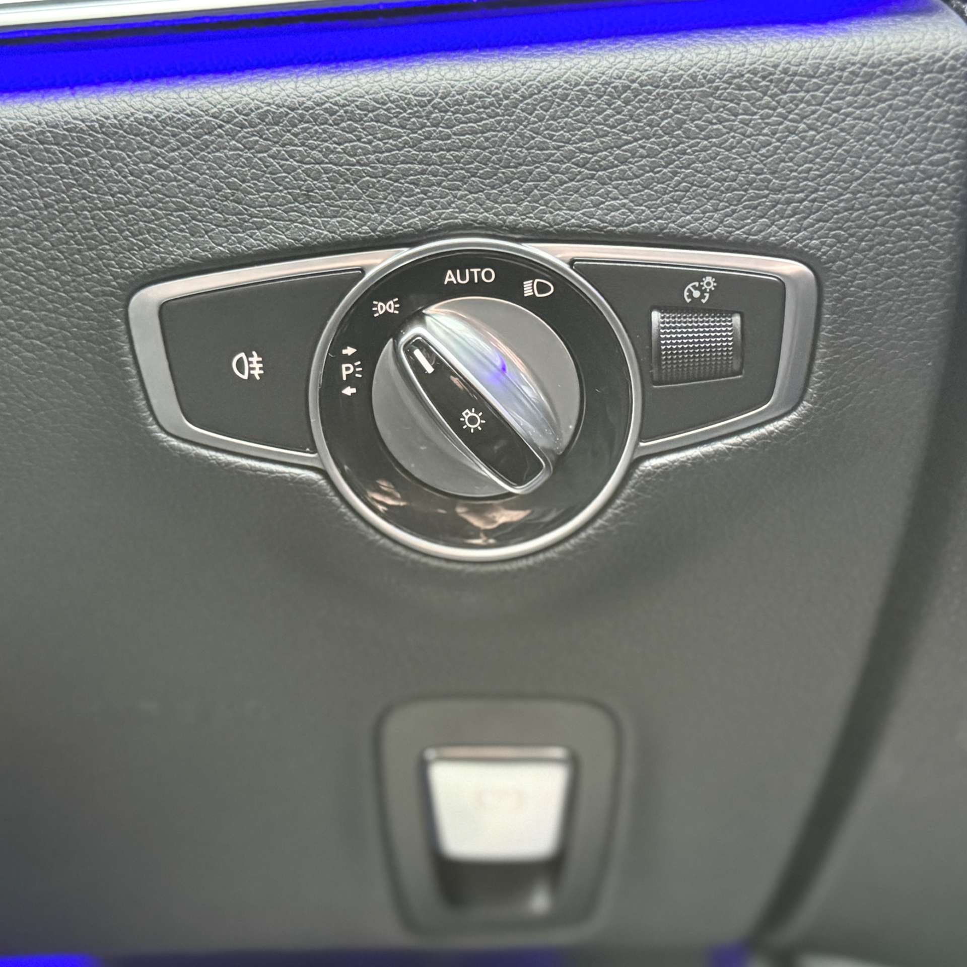 MERCEDES-BENZ E-CLASS 2.0 E 220 D AMG Line Premium Auto 4dr #43