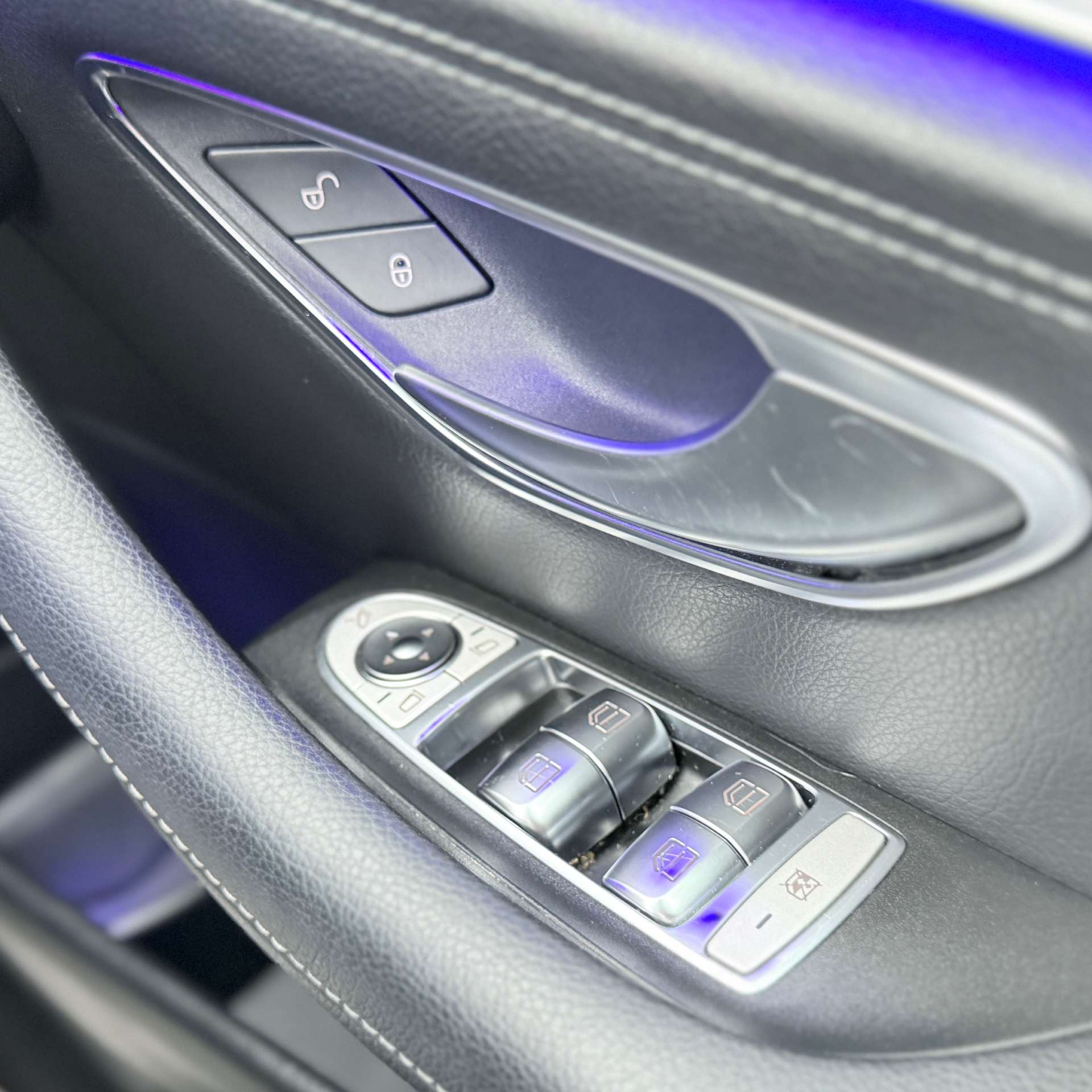 MERCEDES-BENZ E-CLASS 2.0 E 220 D AMG Line Premium Auto 4dr #44