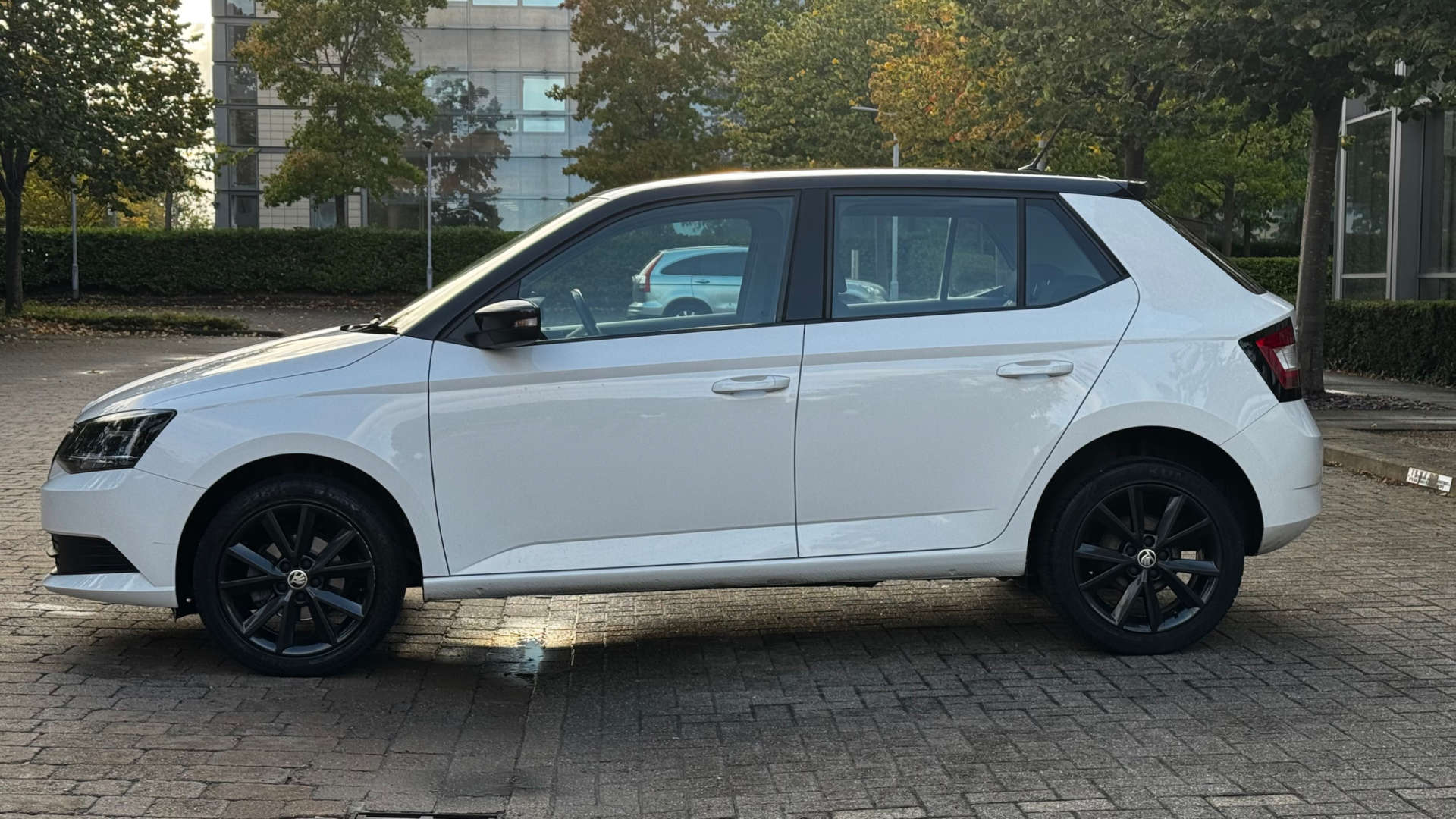 SKODA FABIA 1.0 Fabia Colour Edition MPI 5dr #2