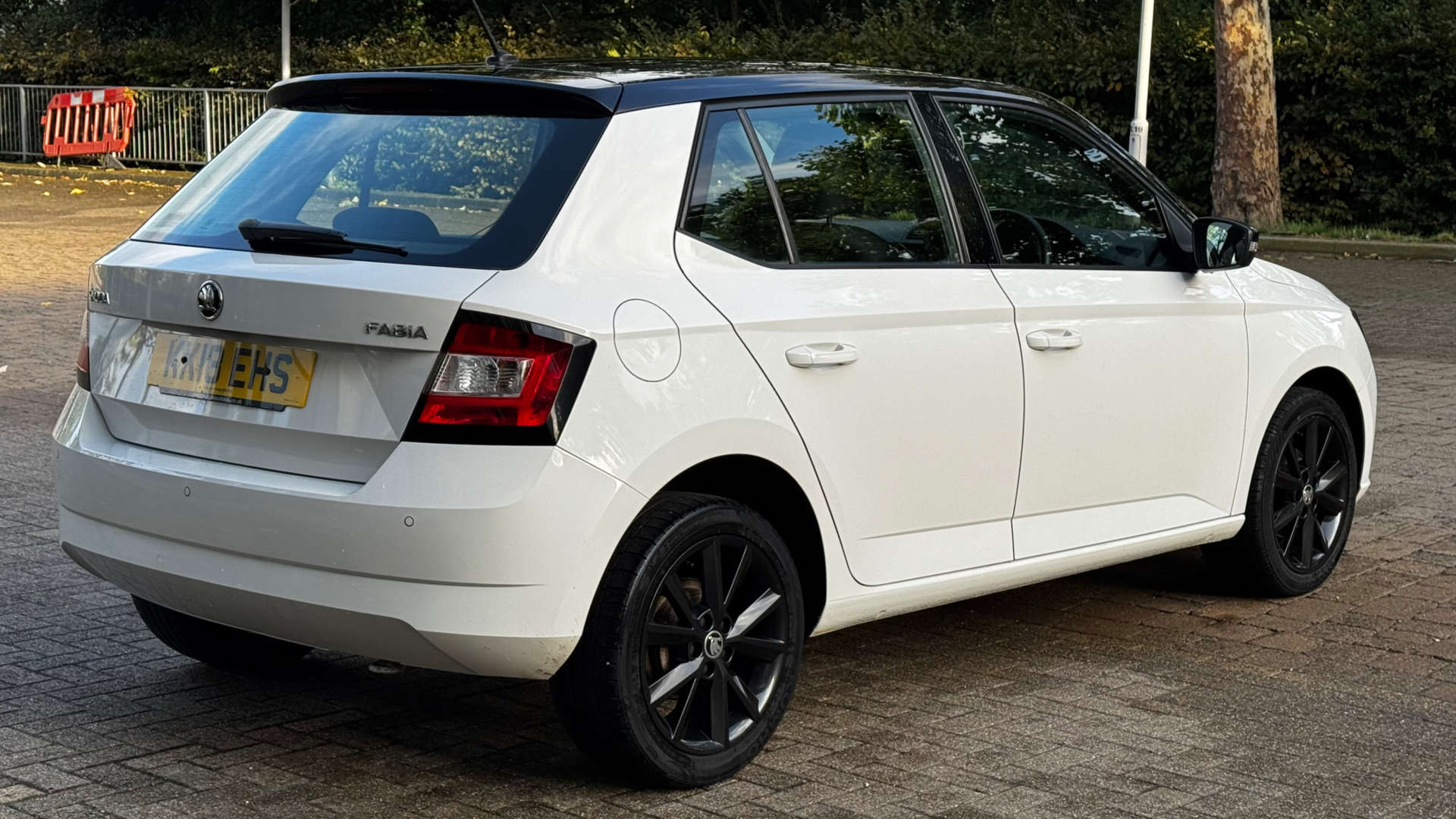 SKODA FABIA 1.0 Fabia Colour Edition MPI 5dr #11